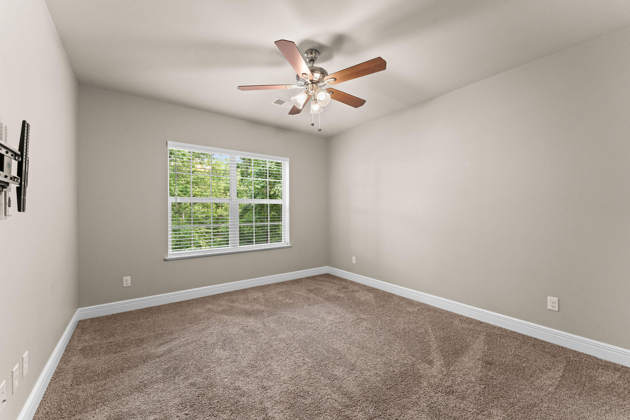 156 Pinehurst Drive Property Photo 43