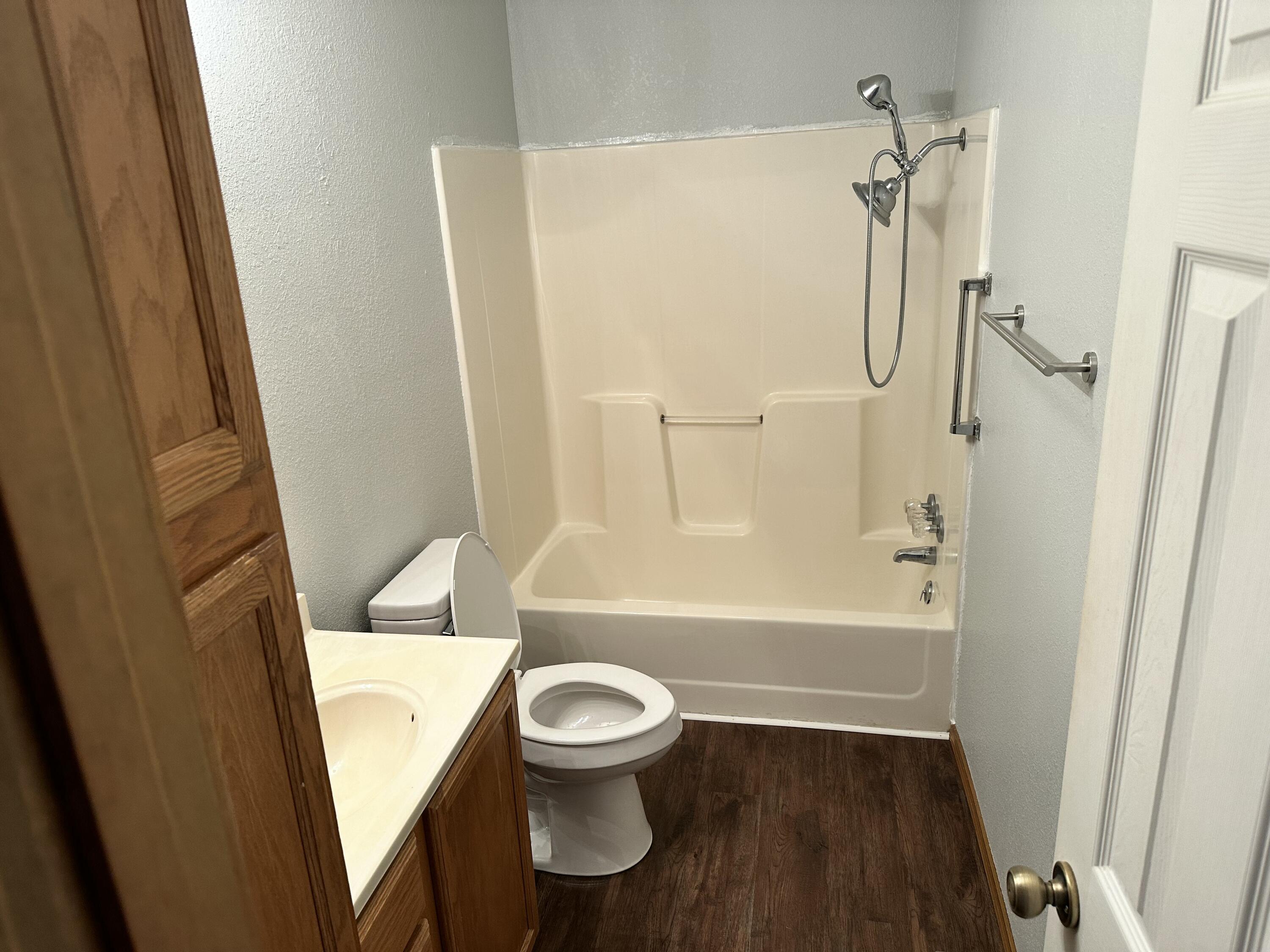 1000-1011 East 15th Street Property Photo 16