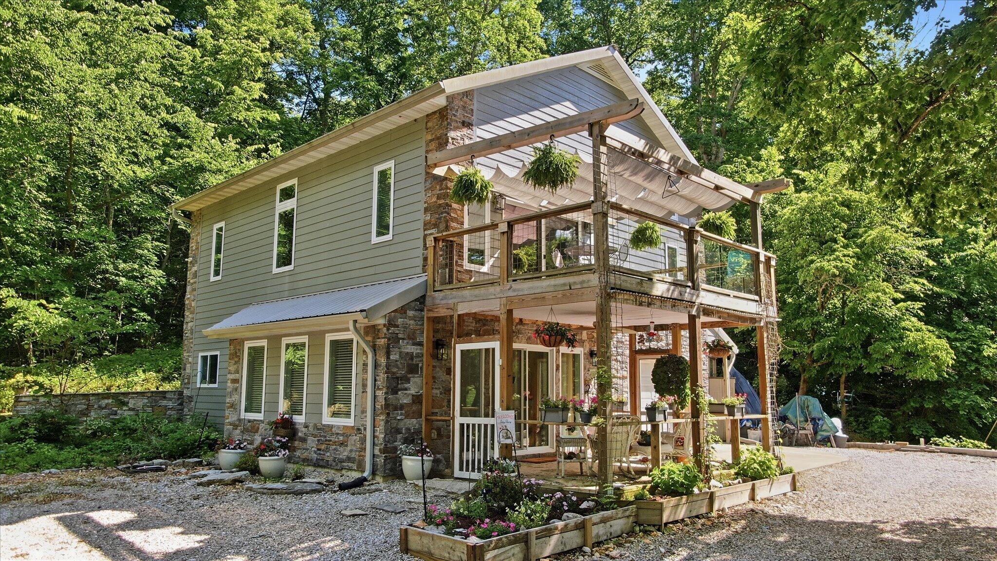 552 Mark Trail Property Photo 1