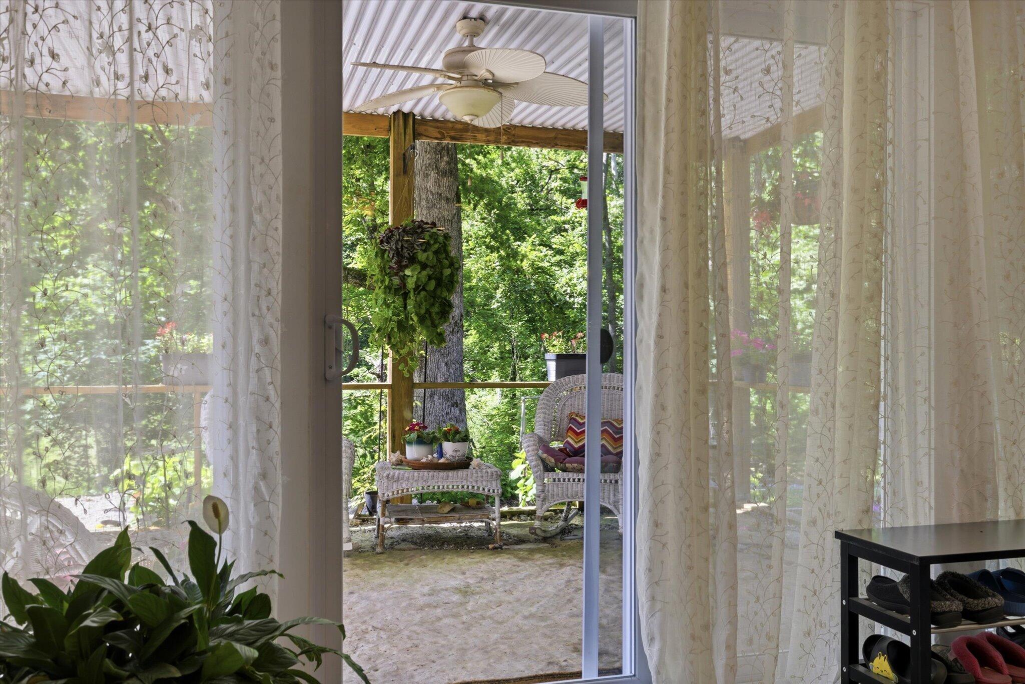 552 Mark Trail Property Photo 2