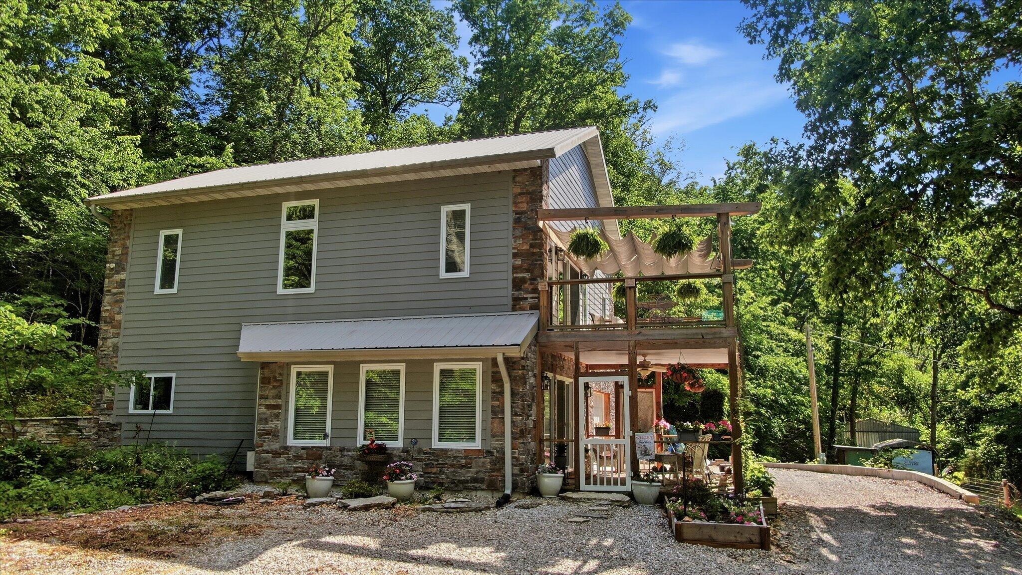552 Mark Trail Property Photo 11