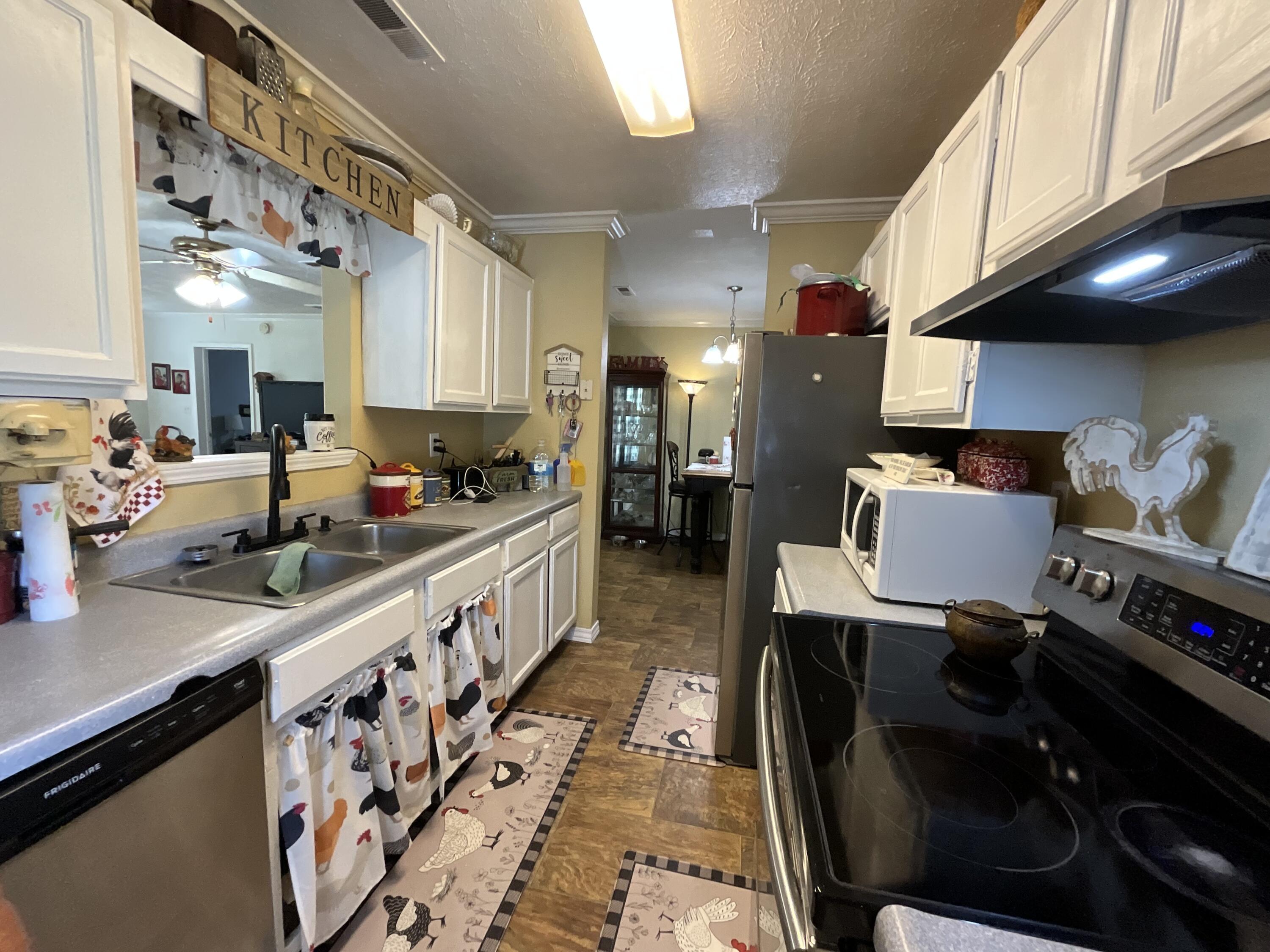 7313 Private Road 1830 Property Photo 5