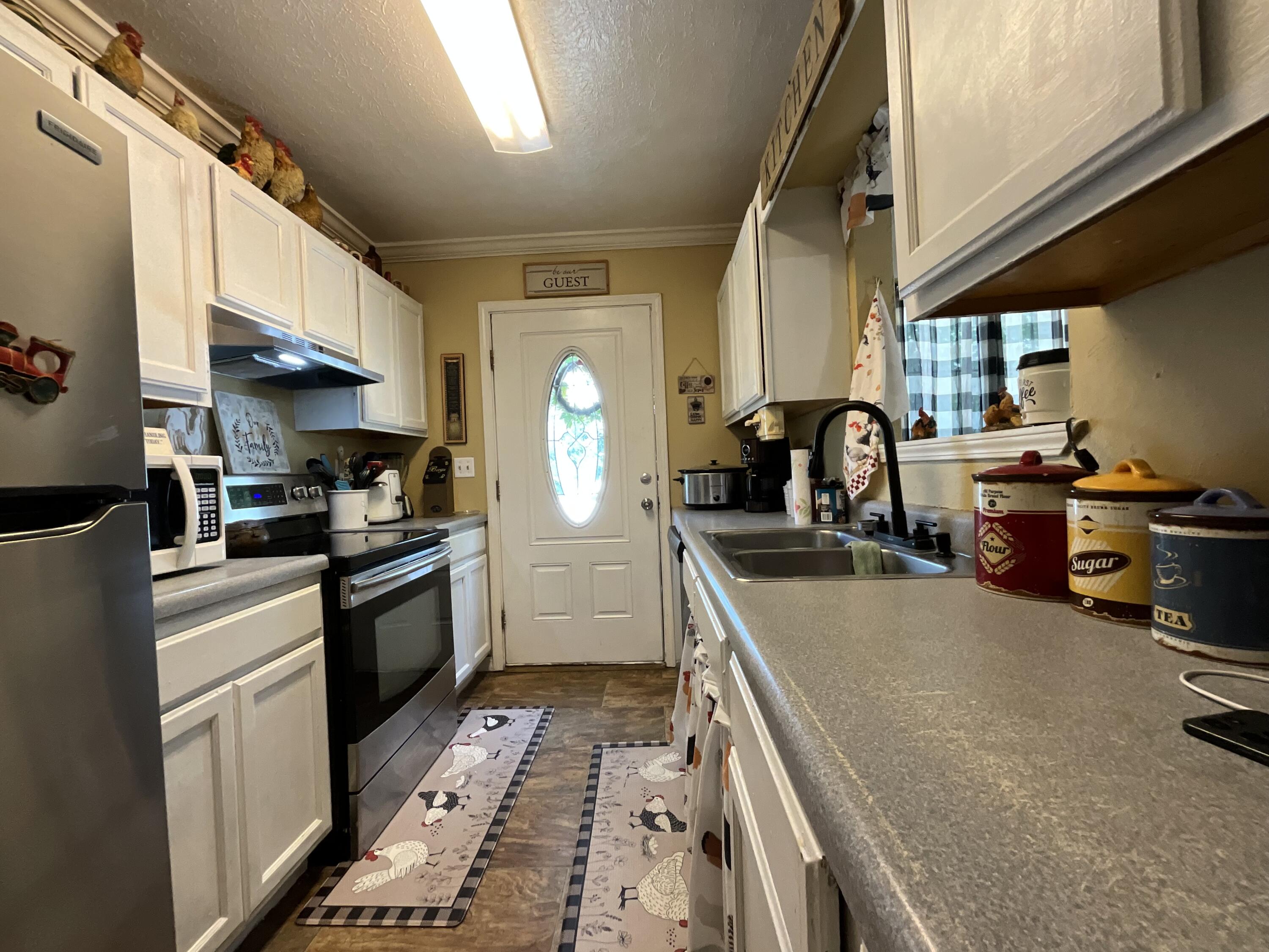 7313 Private Road 1830 Property Photo 6