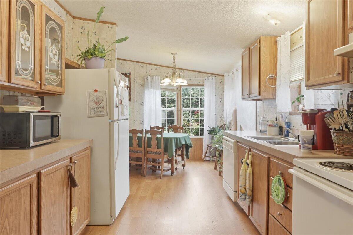 18233 County Road 361 Property Photo 7