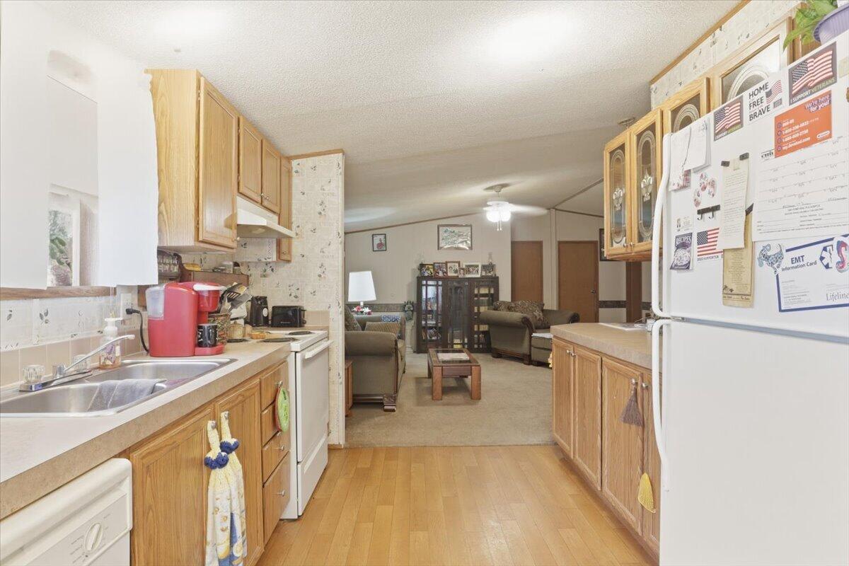 18233 County Road 361 Property Photo 8