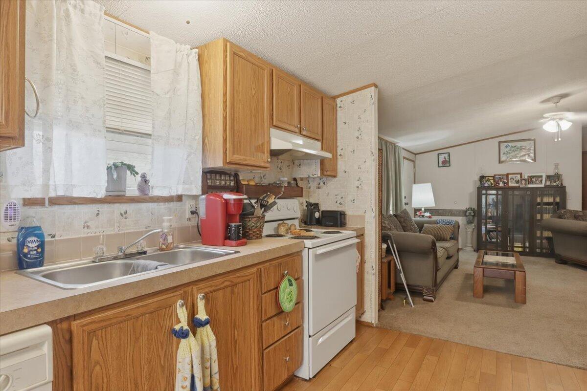 18233 County Road 361 Property Photo 9