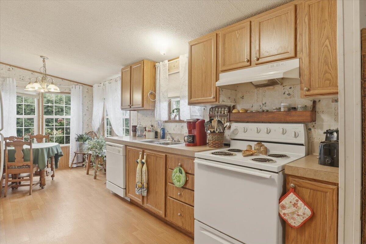 18233 County Road 361 Property Photo 10