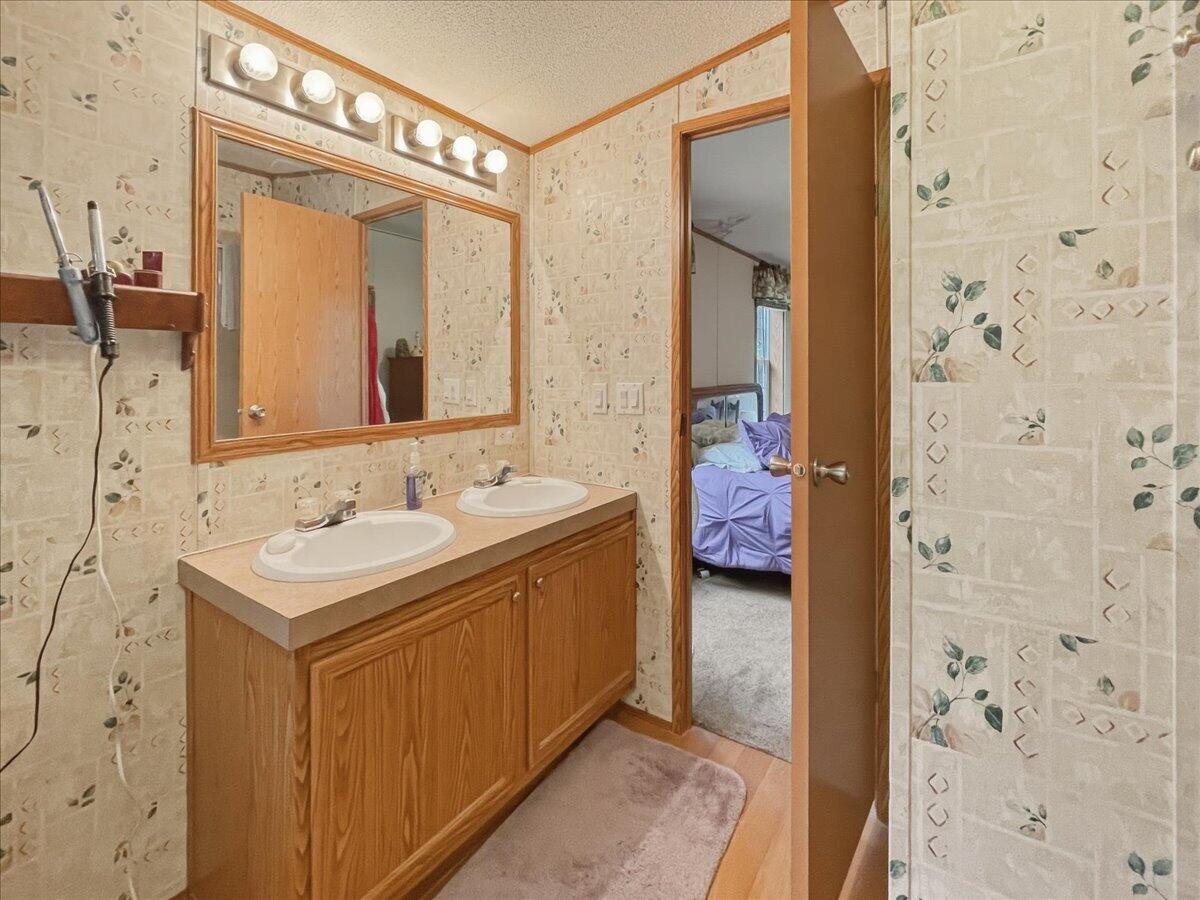 18233 County Road 361 Property Photo 21