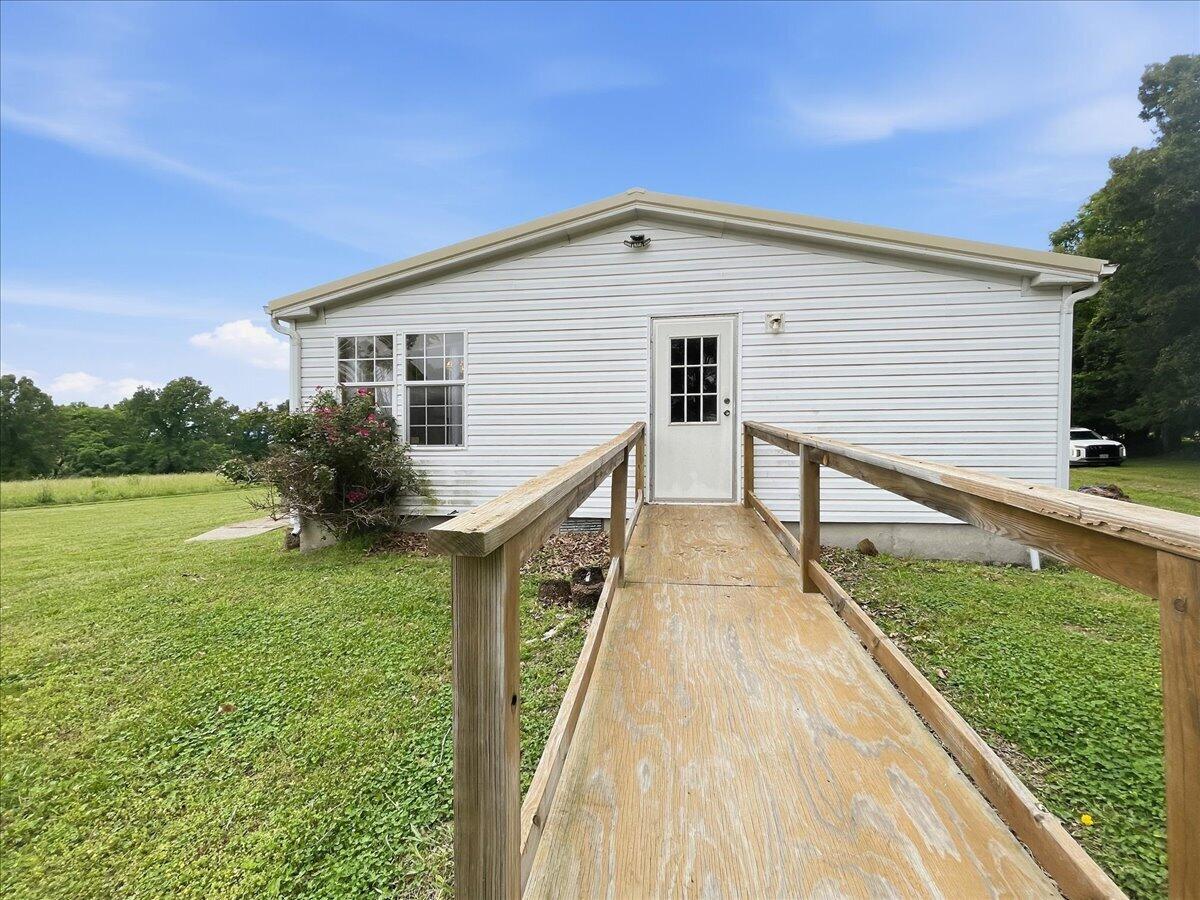 18233 County Road 361 Property Photo 39