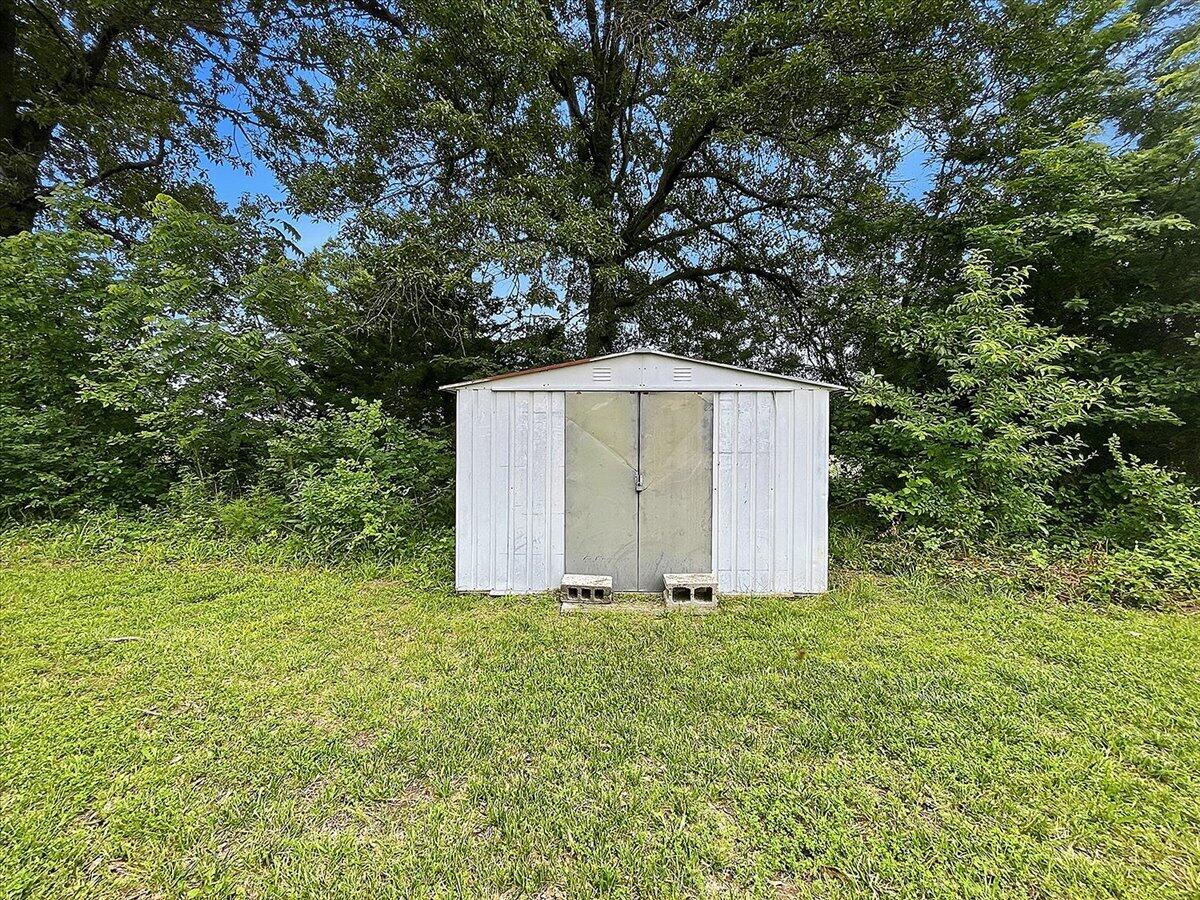 18233 County Road 361 Property Photo 42