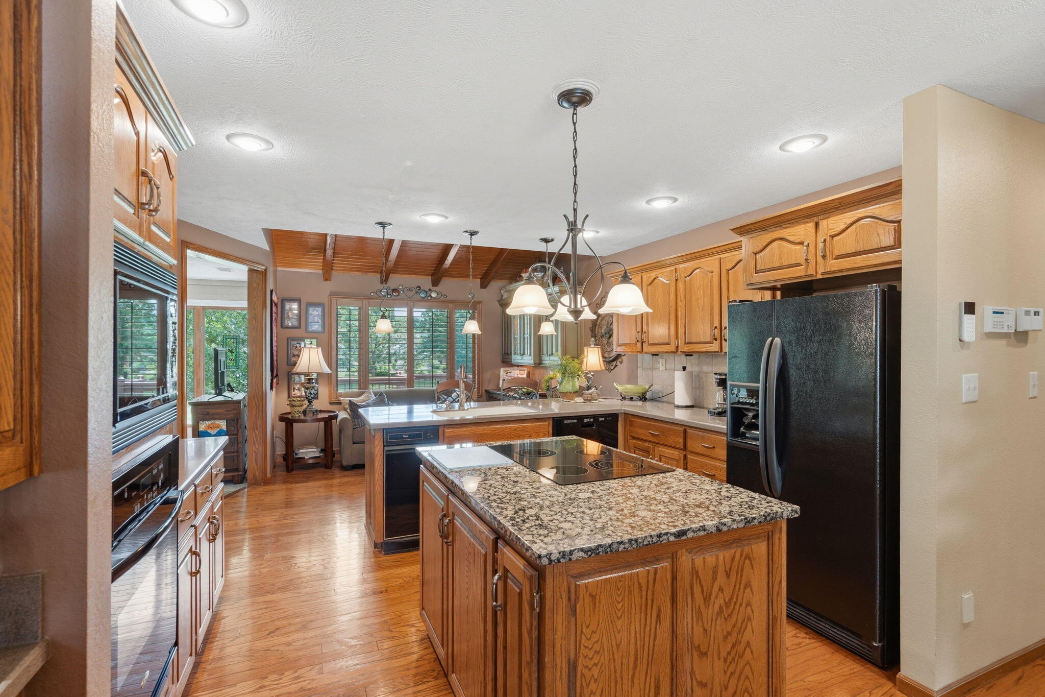 4227 Greenbriar Drive Property Photo 10