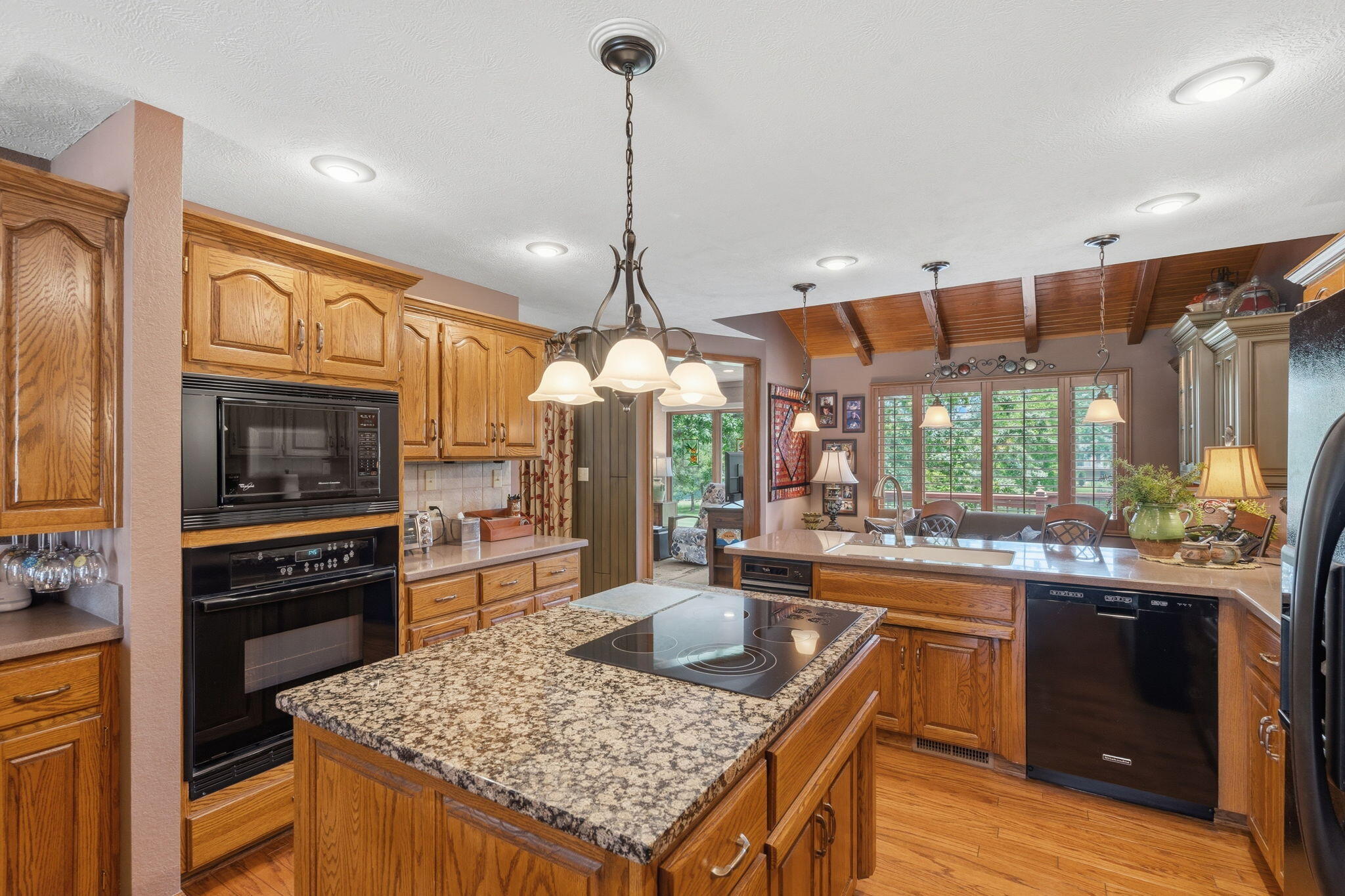 4227 Greenbriar Drive Property Photo 11
