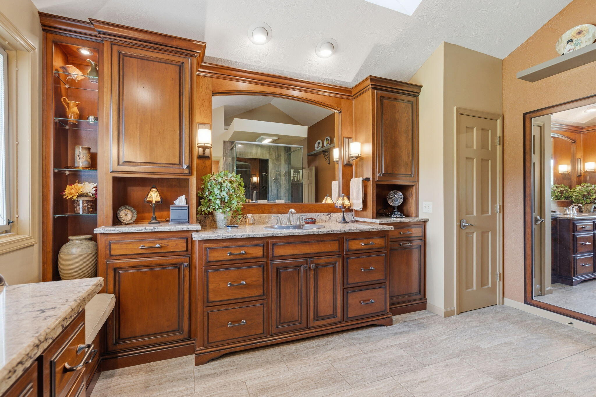 4227 Greenbriar Drive Property Photo 15