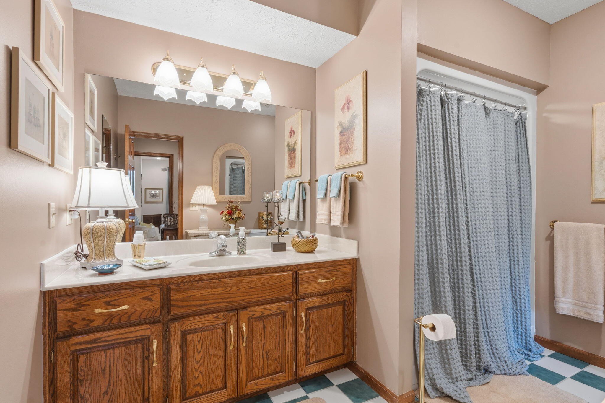4227 Greenbriar Drive Property Photo 23