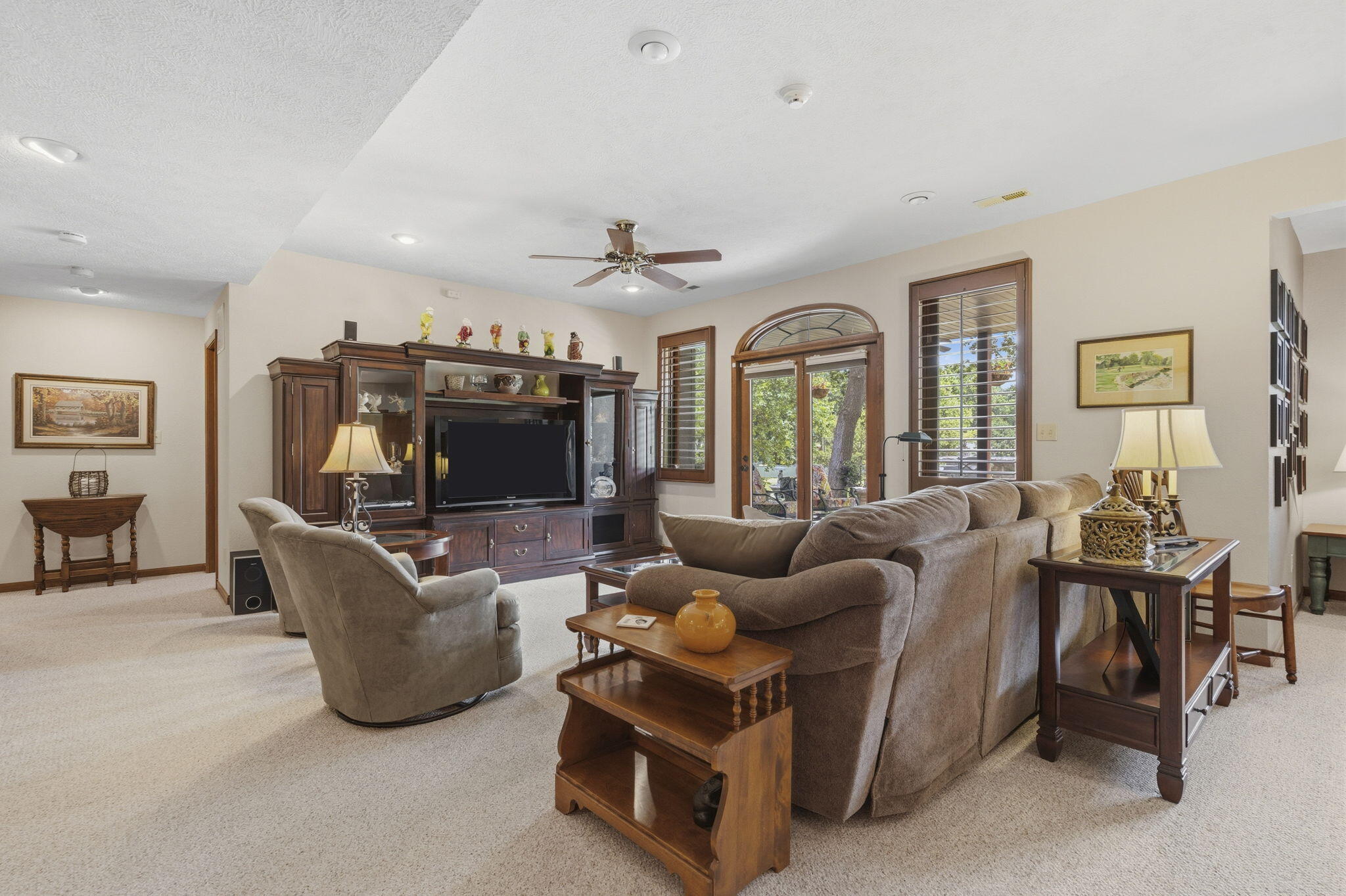 4227 Greenbriar Drive Property Photo 28