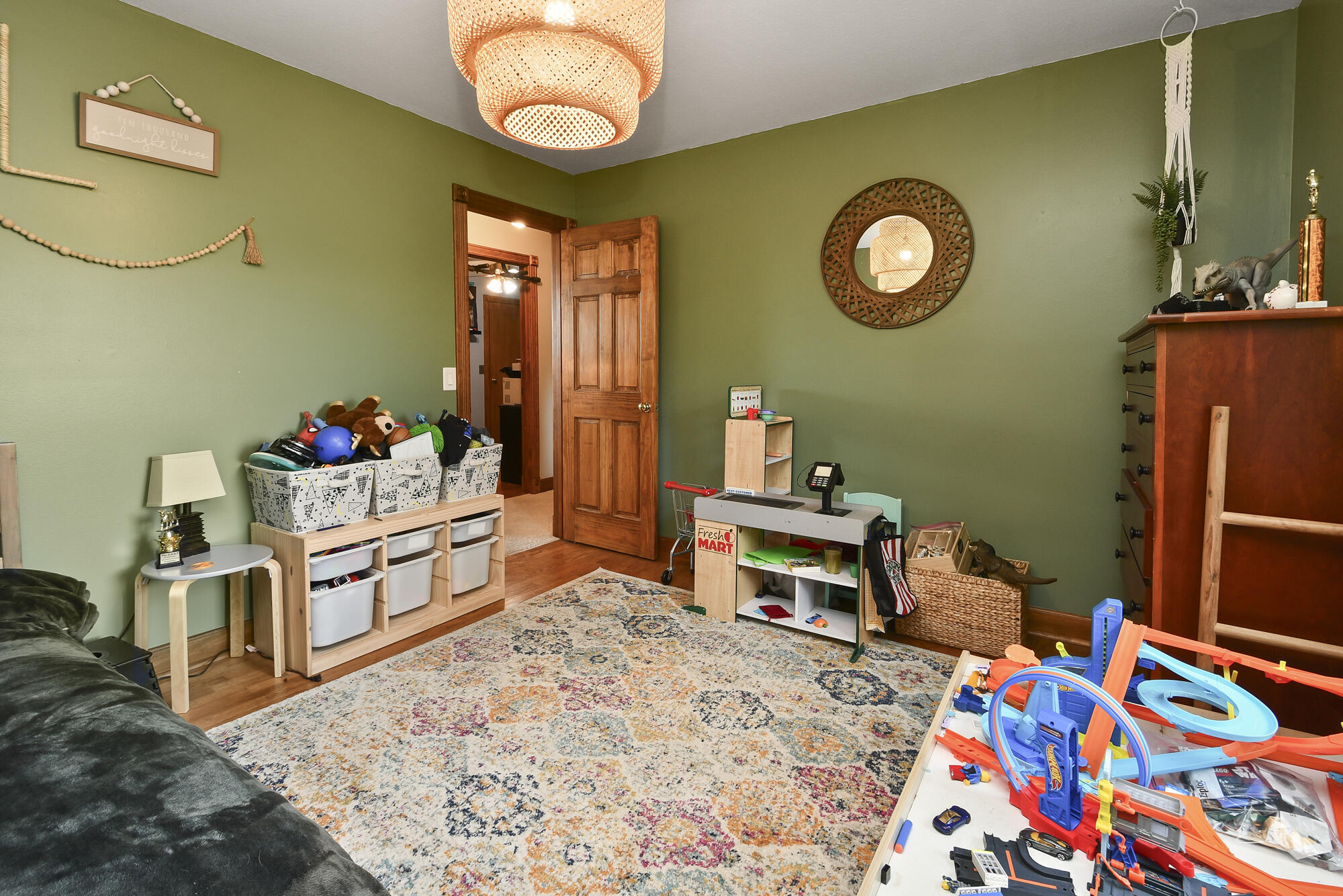 680 East Trakel Place Property Photo 46