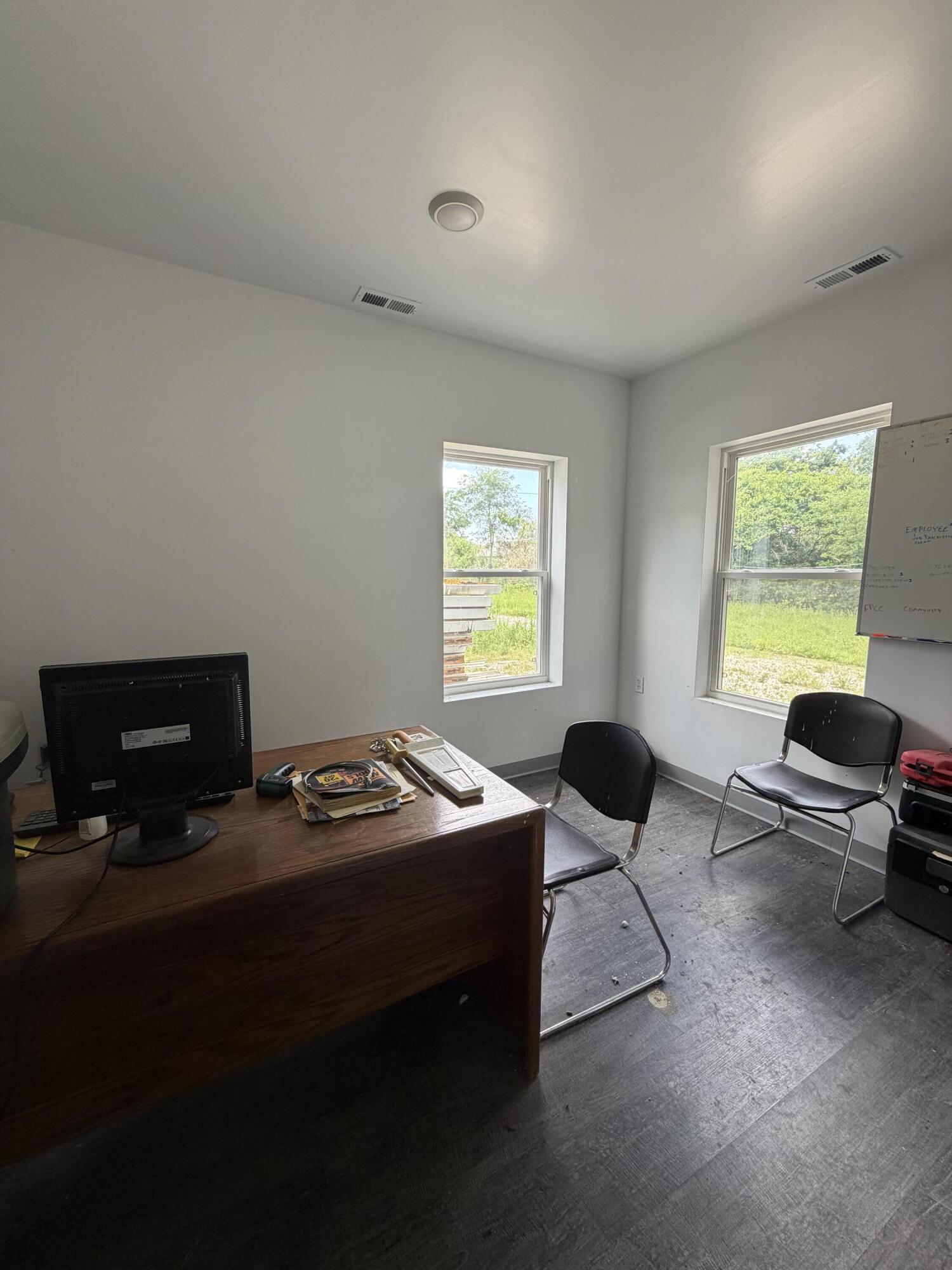 309 West 3rd Street Property Photo 8