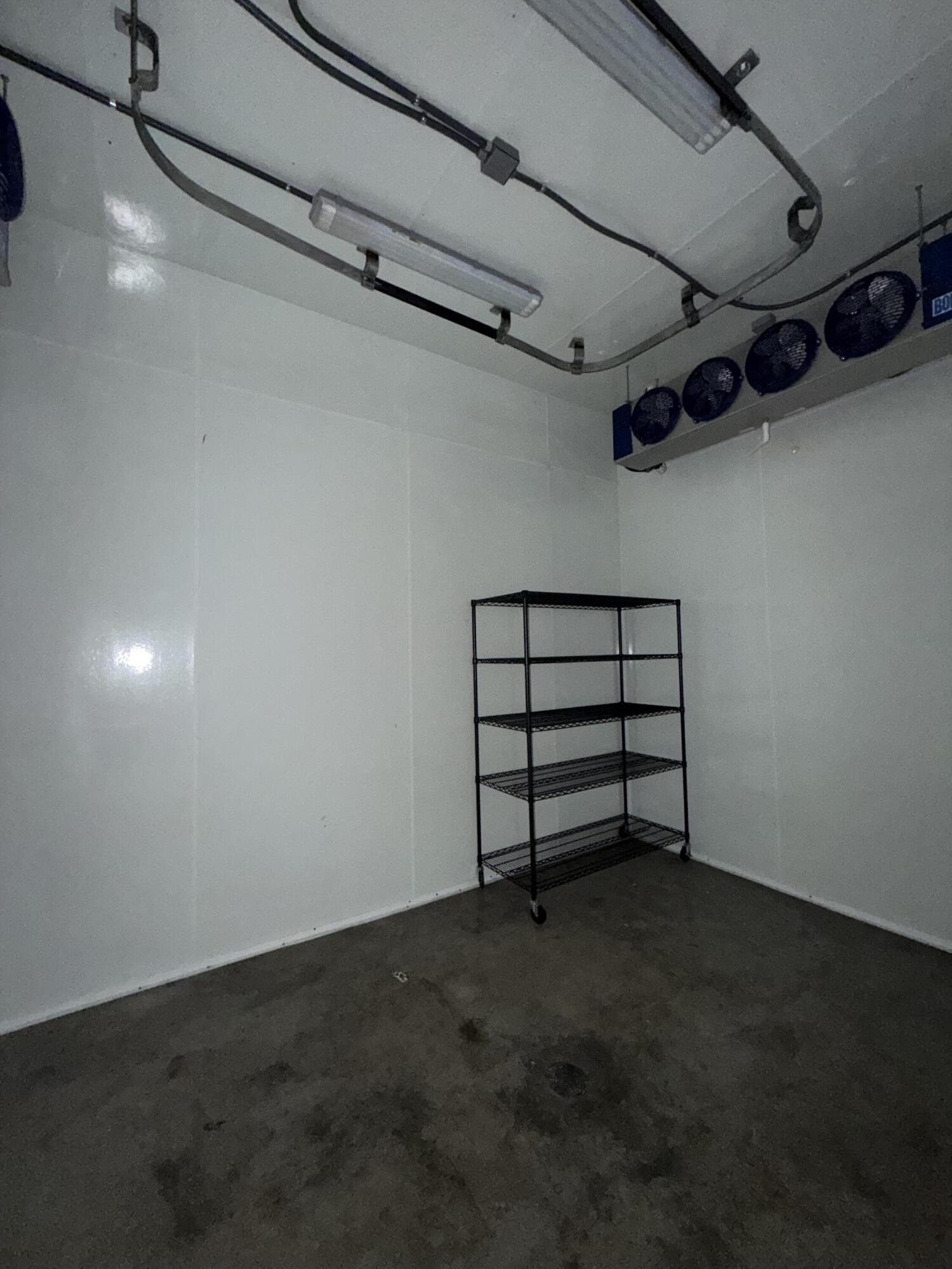 309 West 3rd Street Property Photo 11