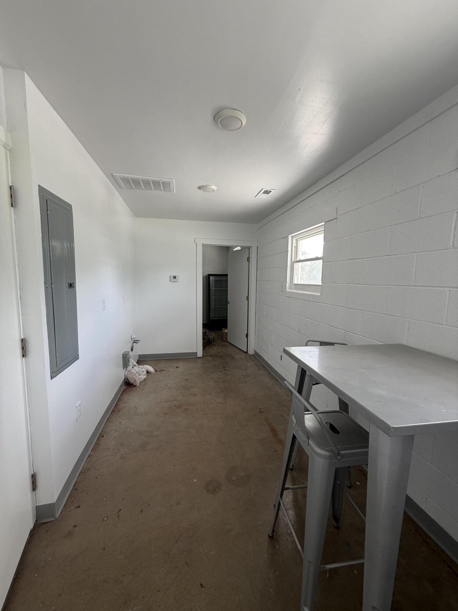 309 West 3rd Street Property Photo 13