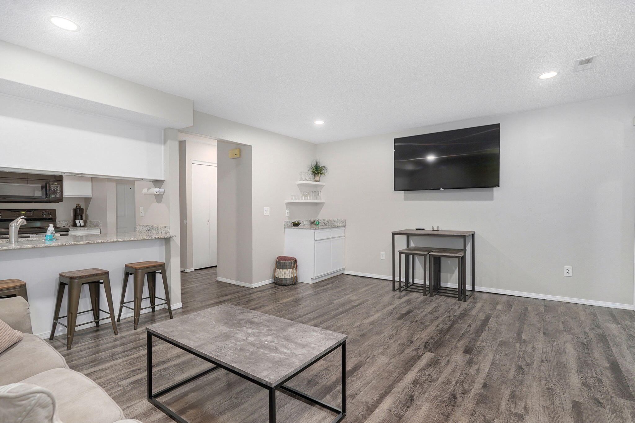 152 Turnberry Drive Apt 3 Property Photo 6
