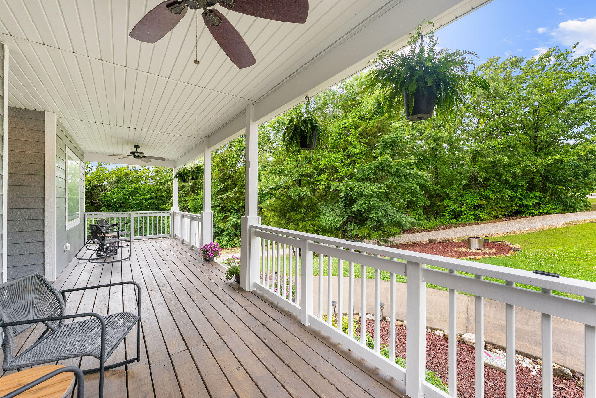 564 Arizona Drive Property Photo 2