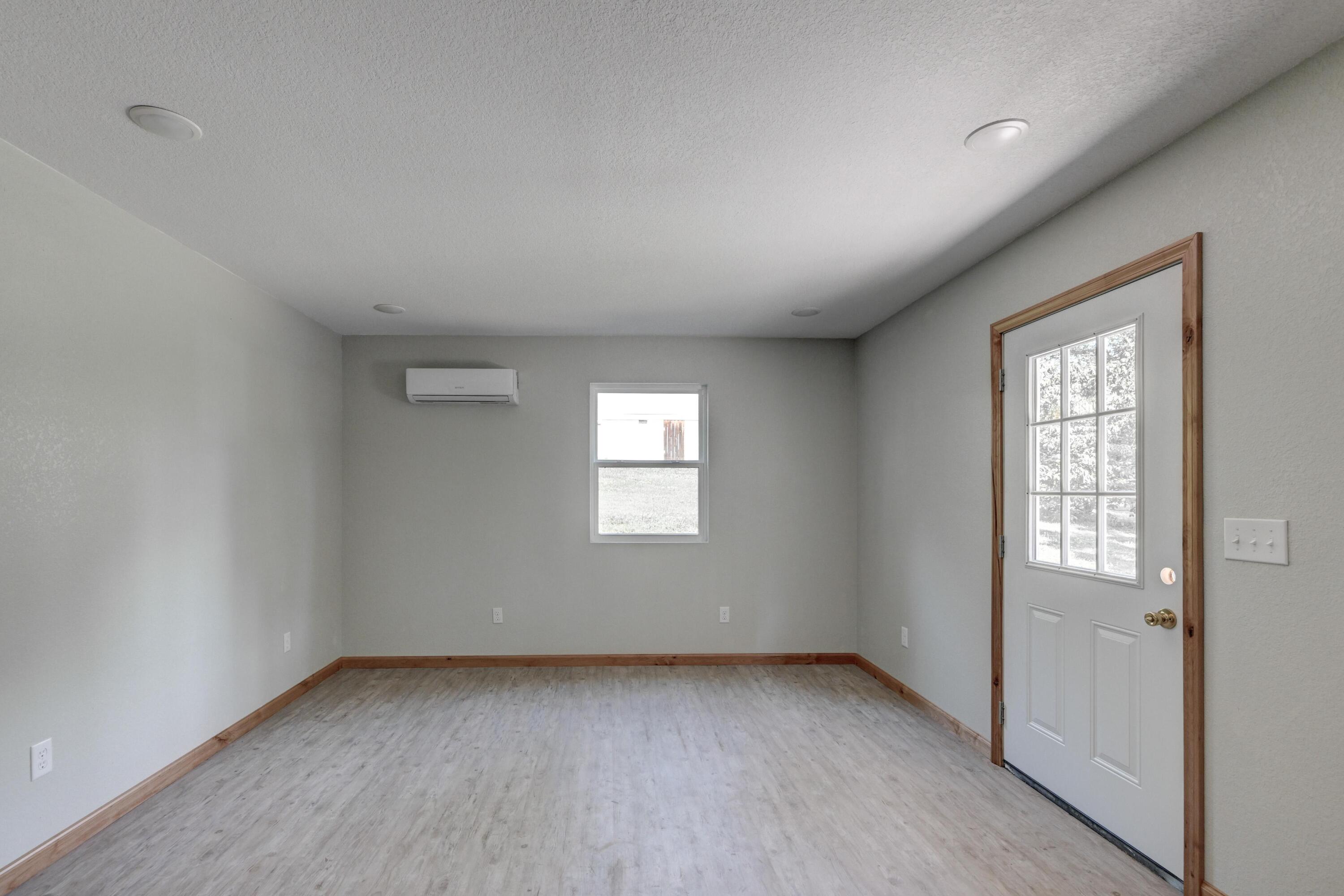 717 Benham Avenue Property Photo 6