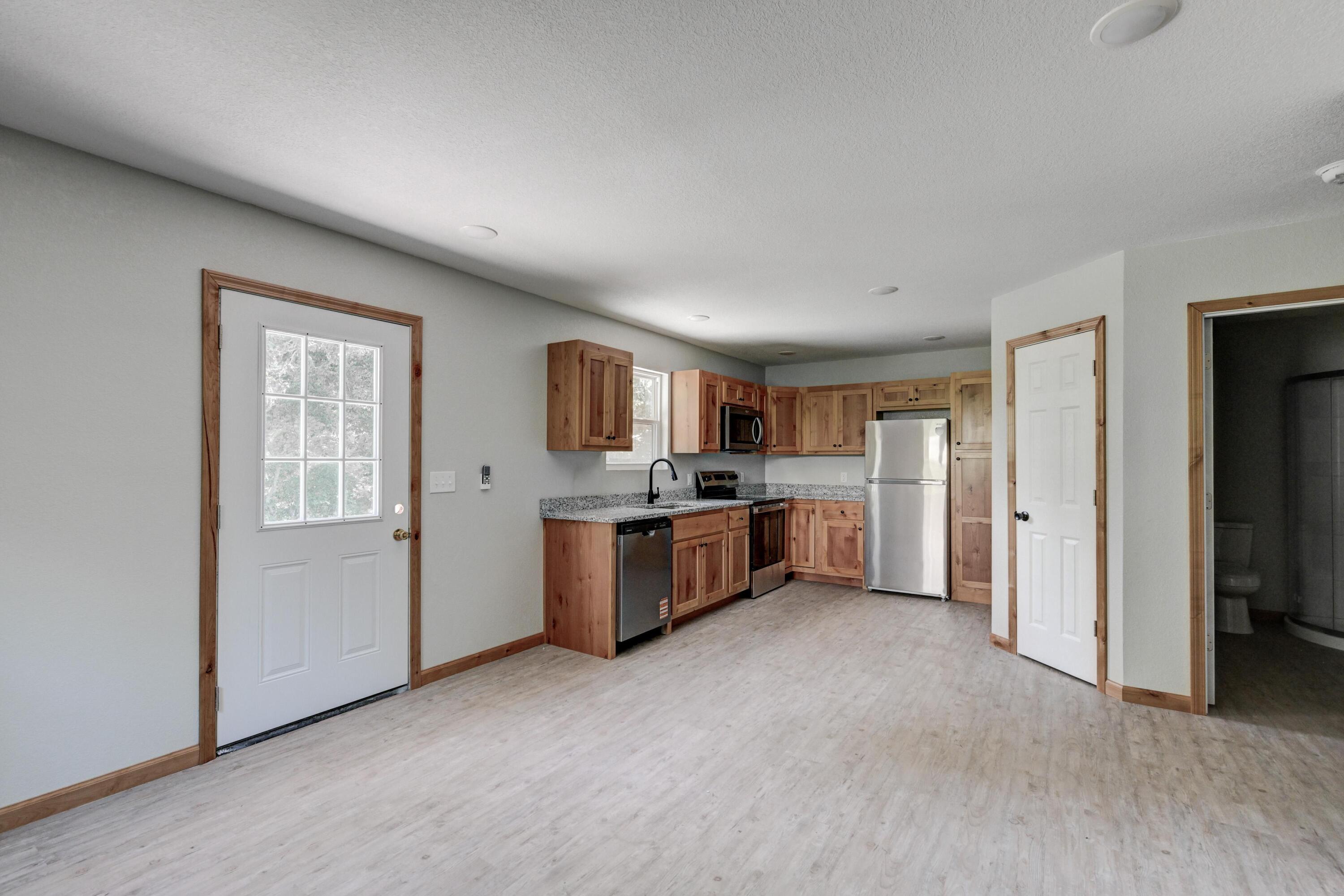717 Benham Avenue Property Photo 7