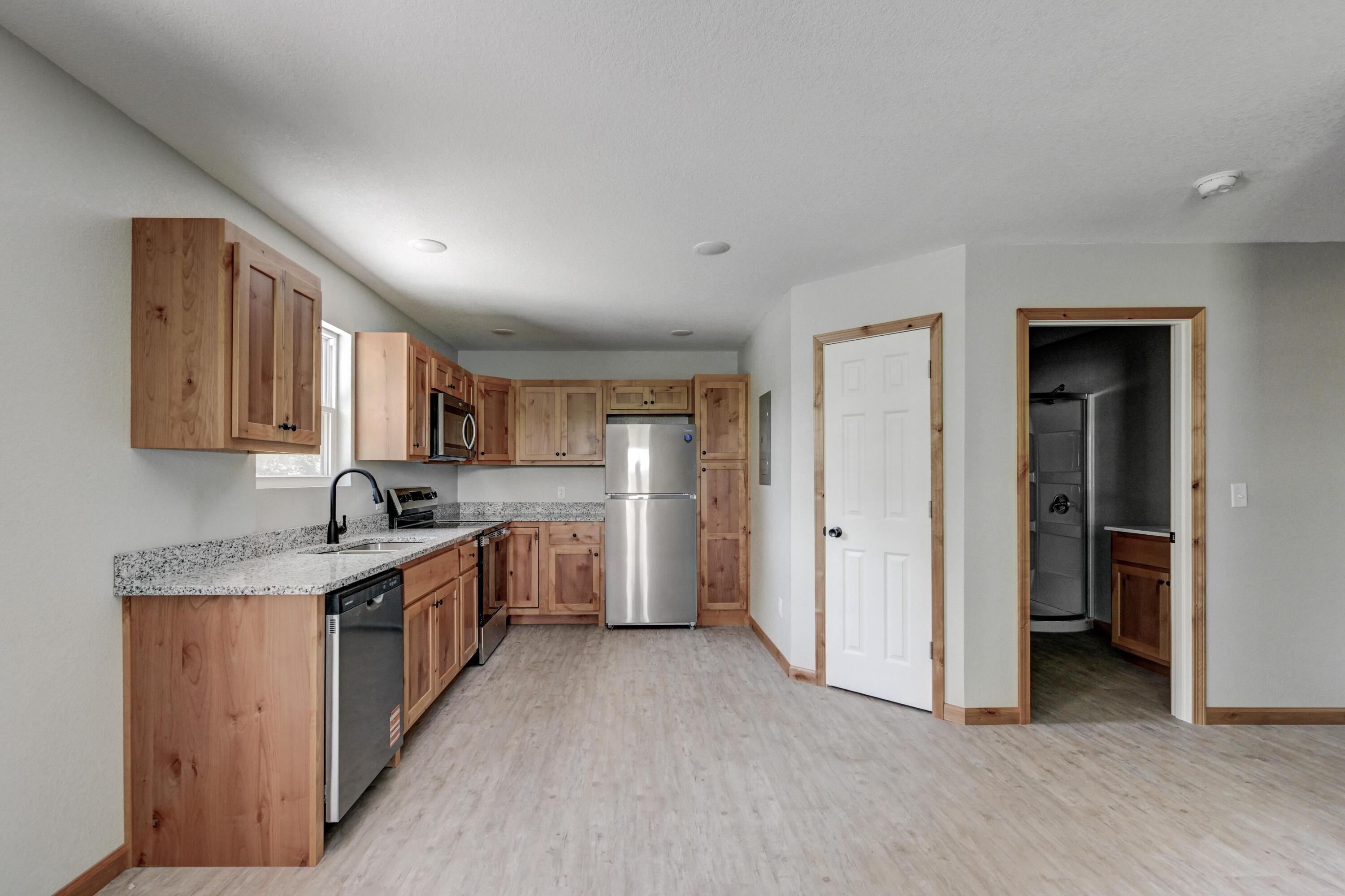 717 Benham Avenue Property Photo 8