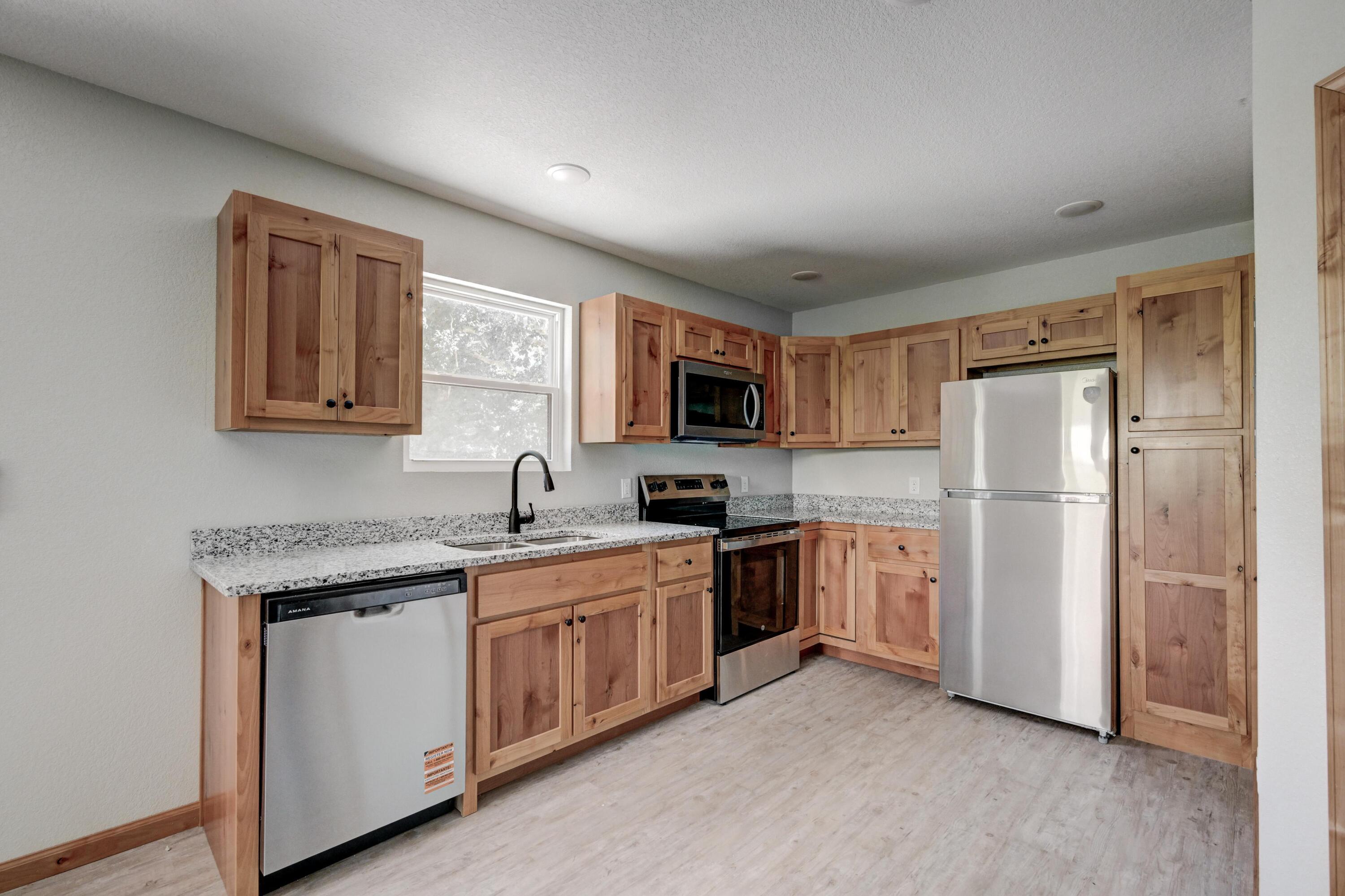 717 Benham Avenue Property Photo 9
