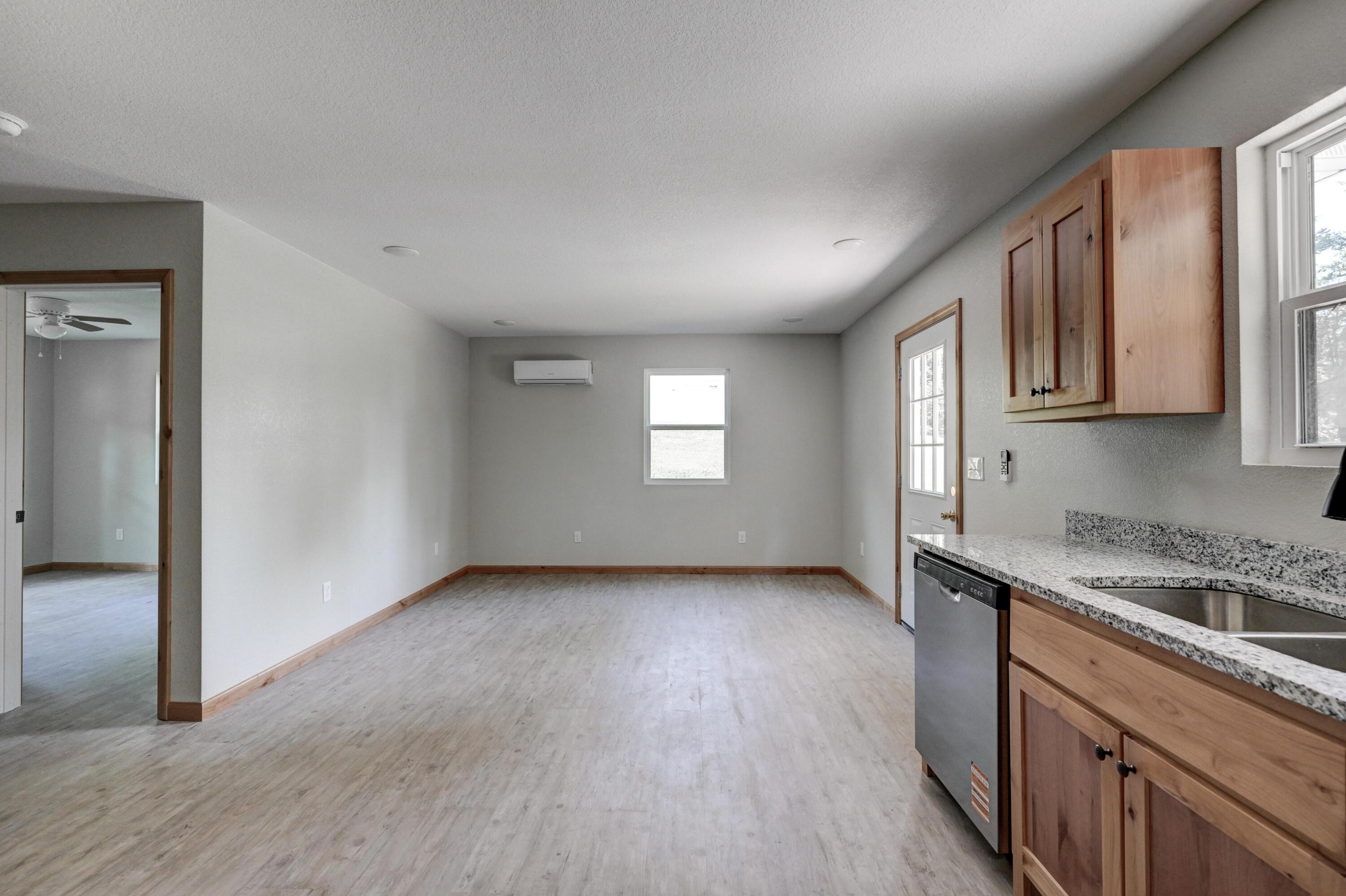 717 Benham Avenue Property Photo 10