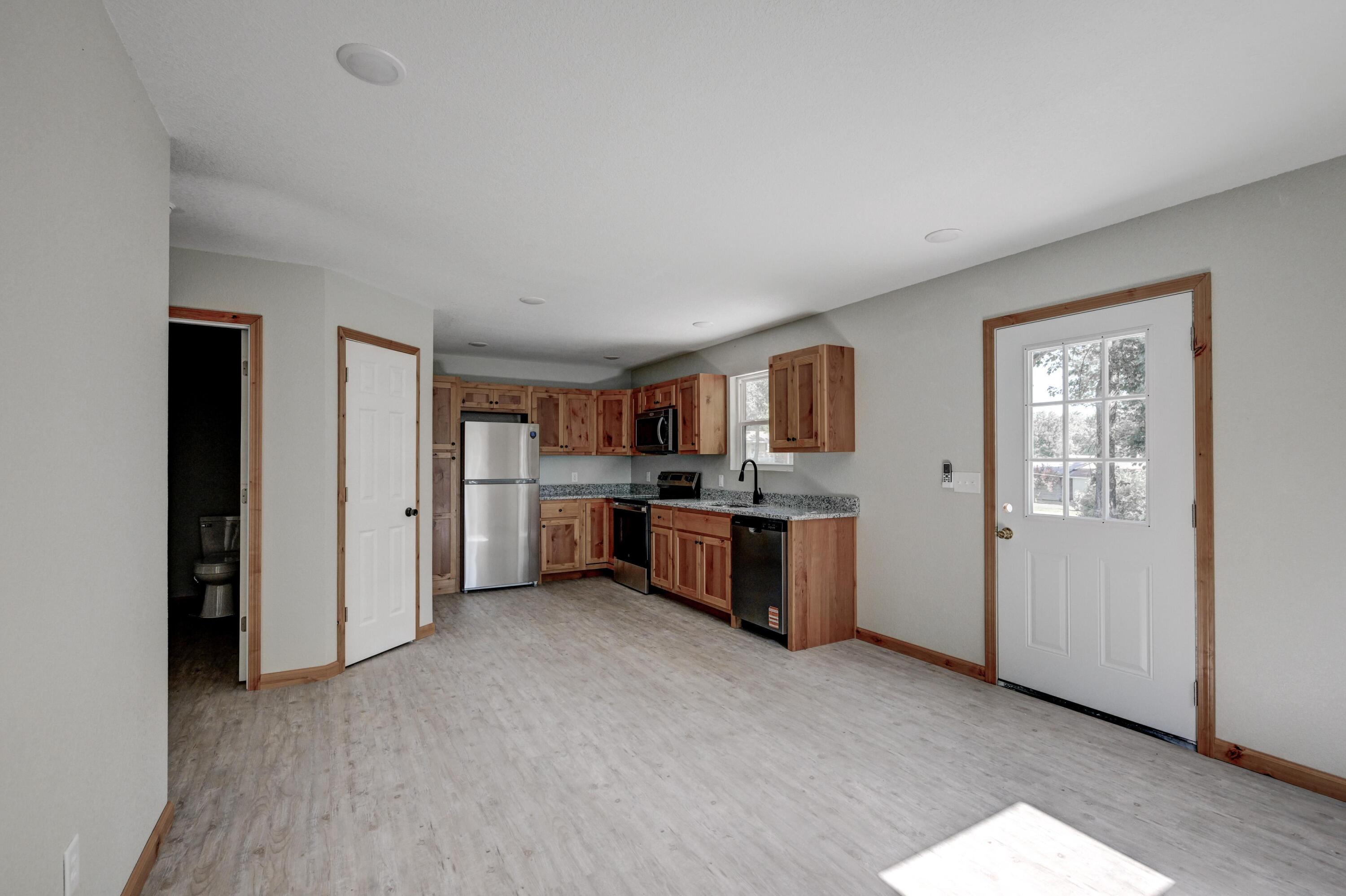717 Benham Avenue Property Photo 18