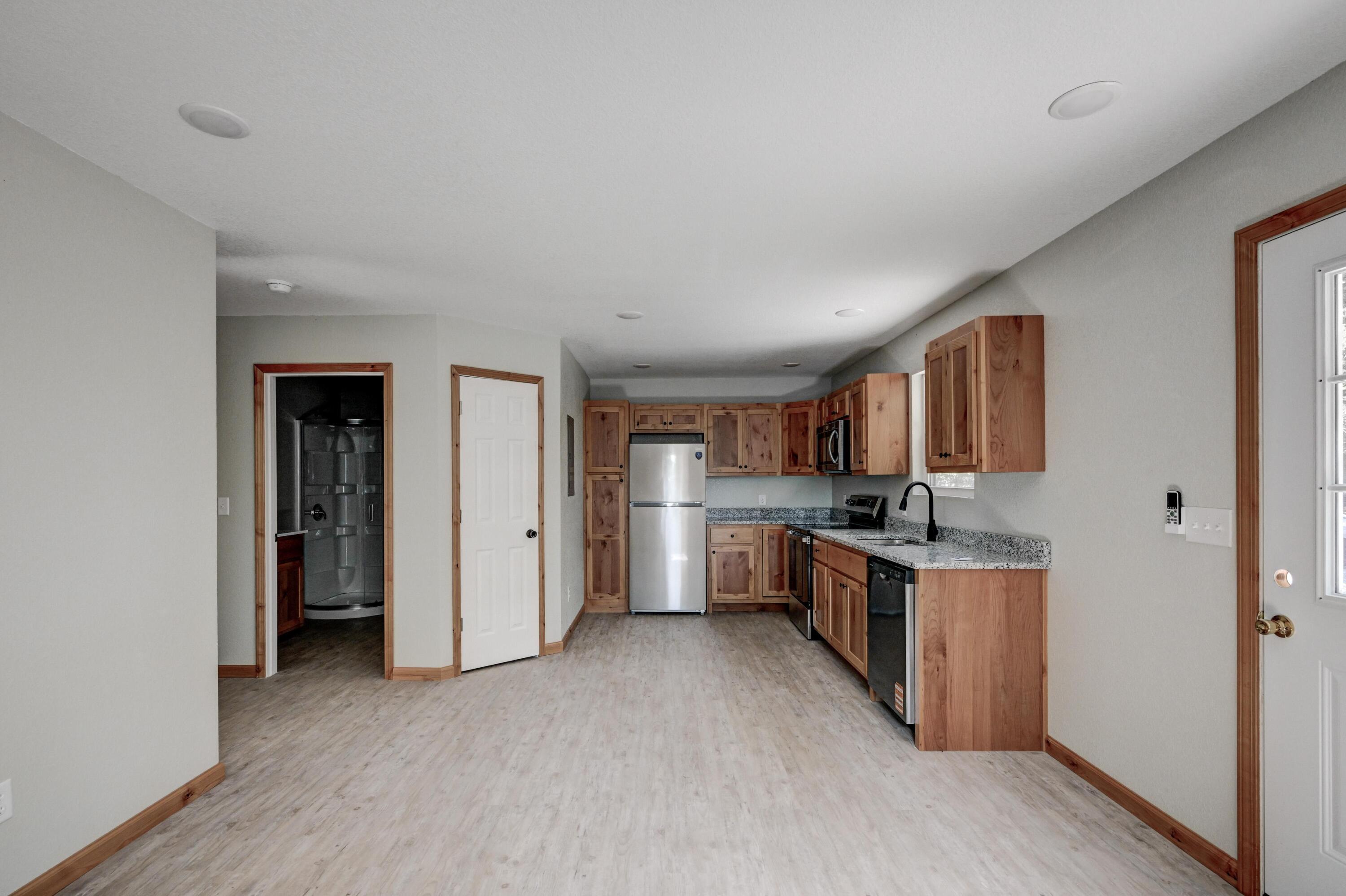 717 Benham Avenue Property Photo 19