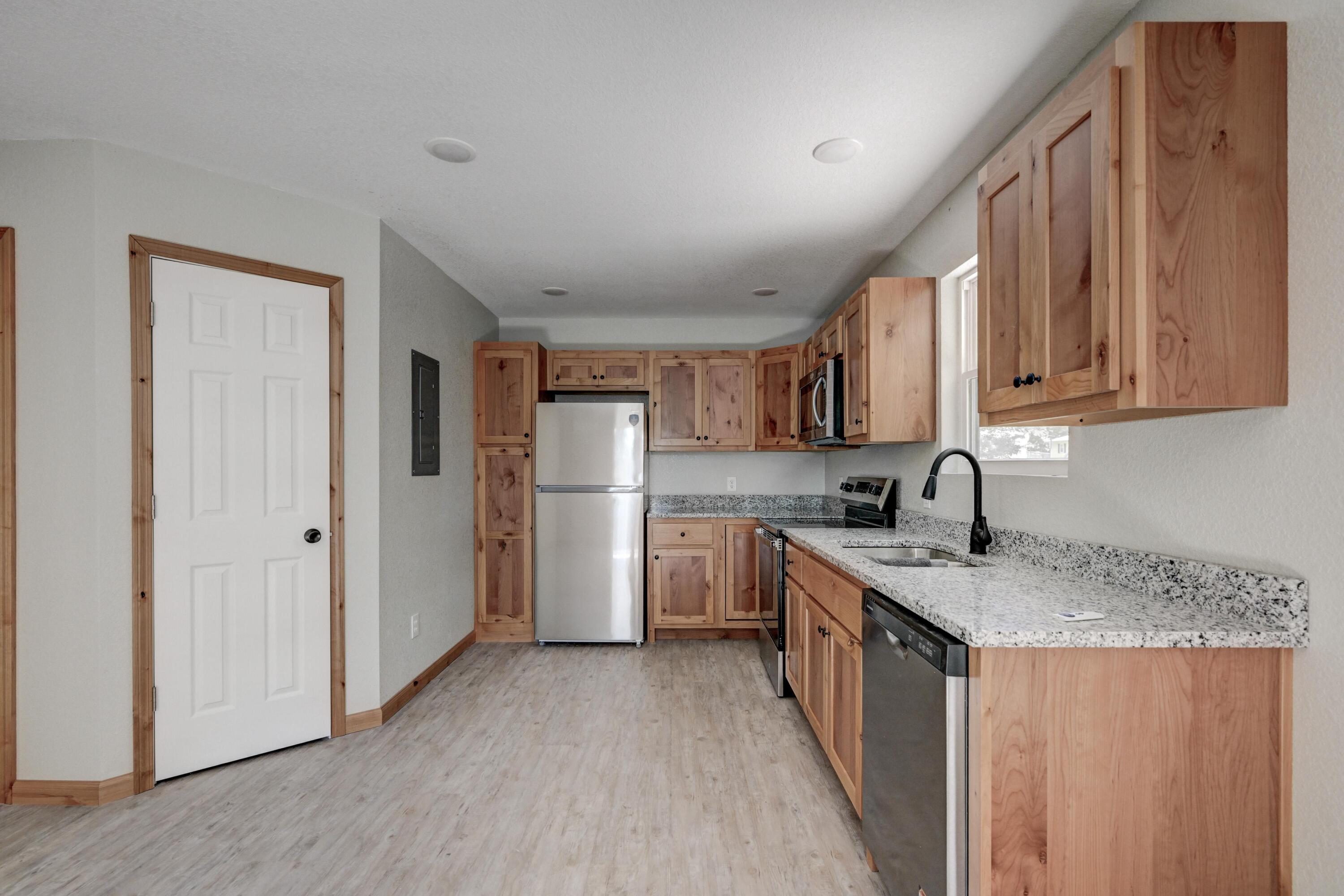 717 Benham Avenue Property Photo 21