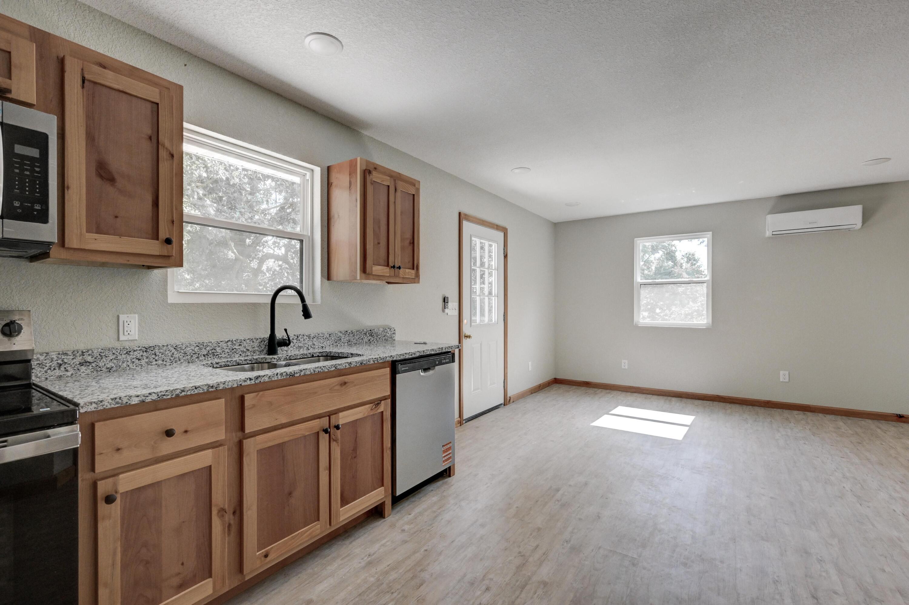 717 Benham Avenue Property Photo 25