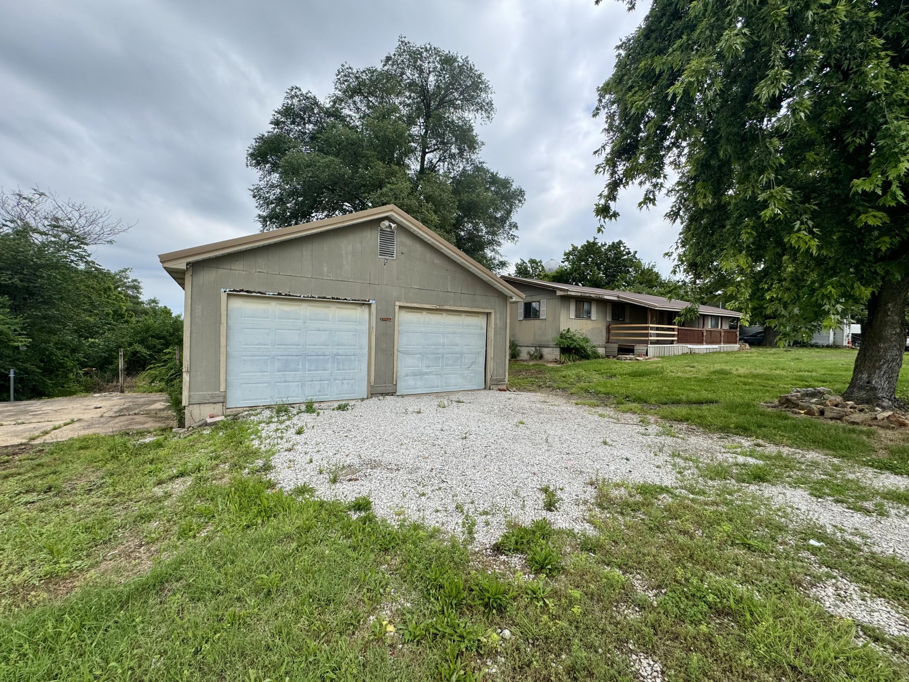 213 East Elm Street Property Photo 2