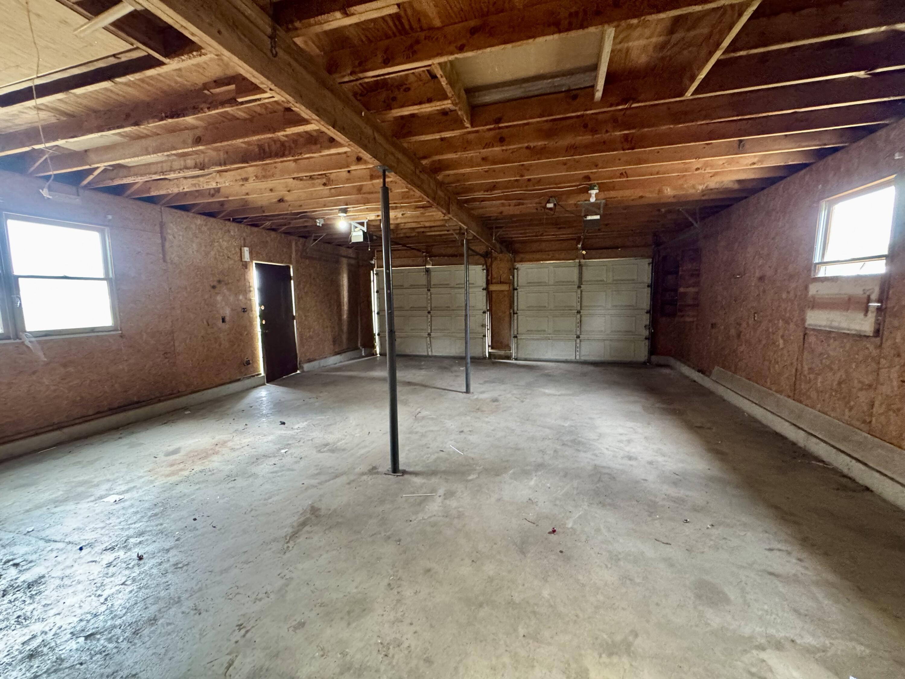 213 East Elm Street Property Photo 13