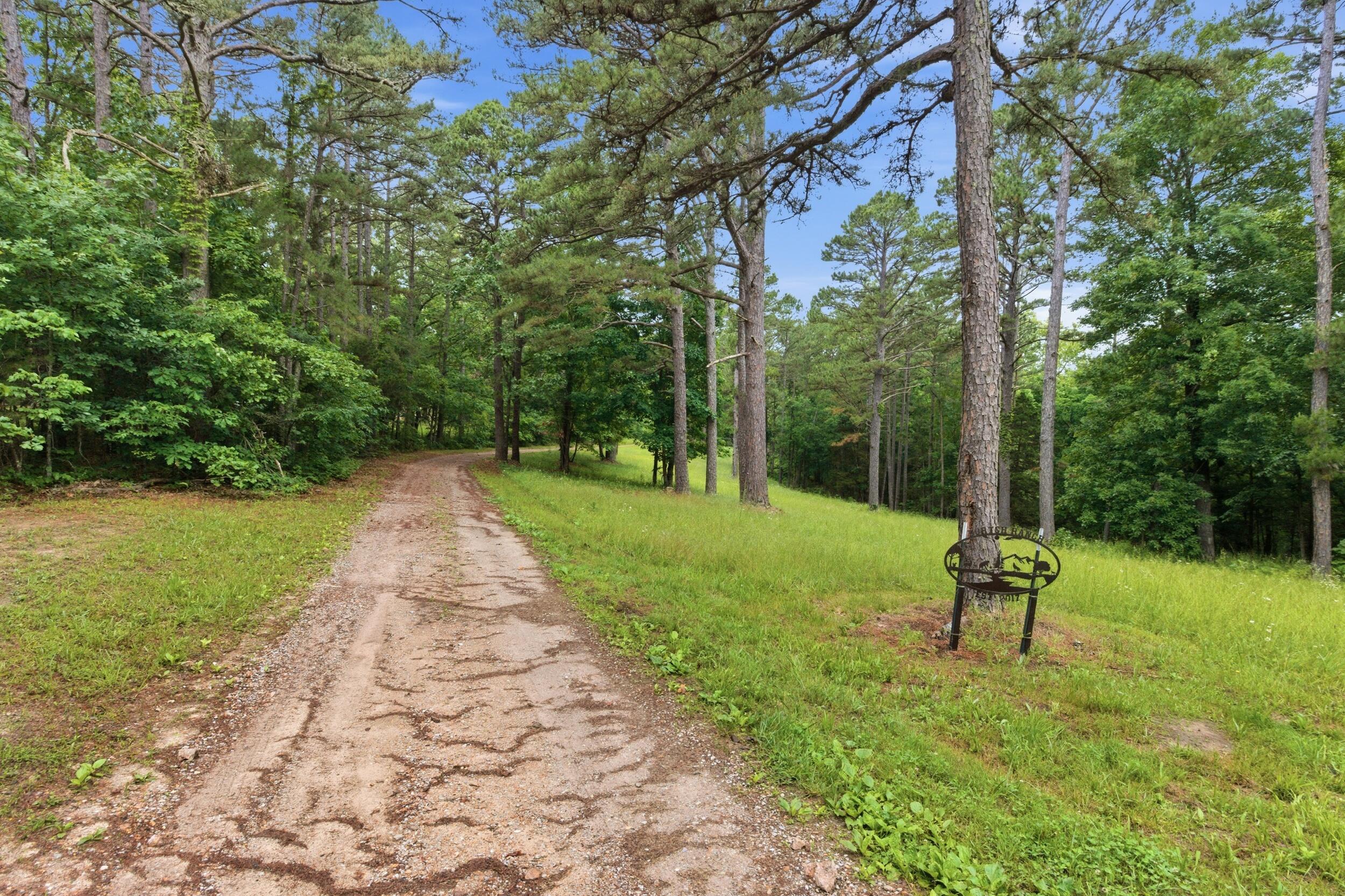 9723 Highway E Property Photo 4