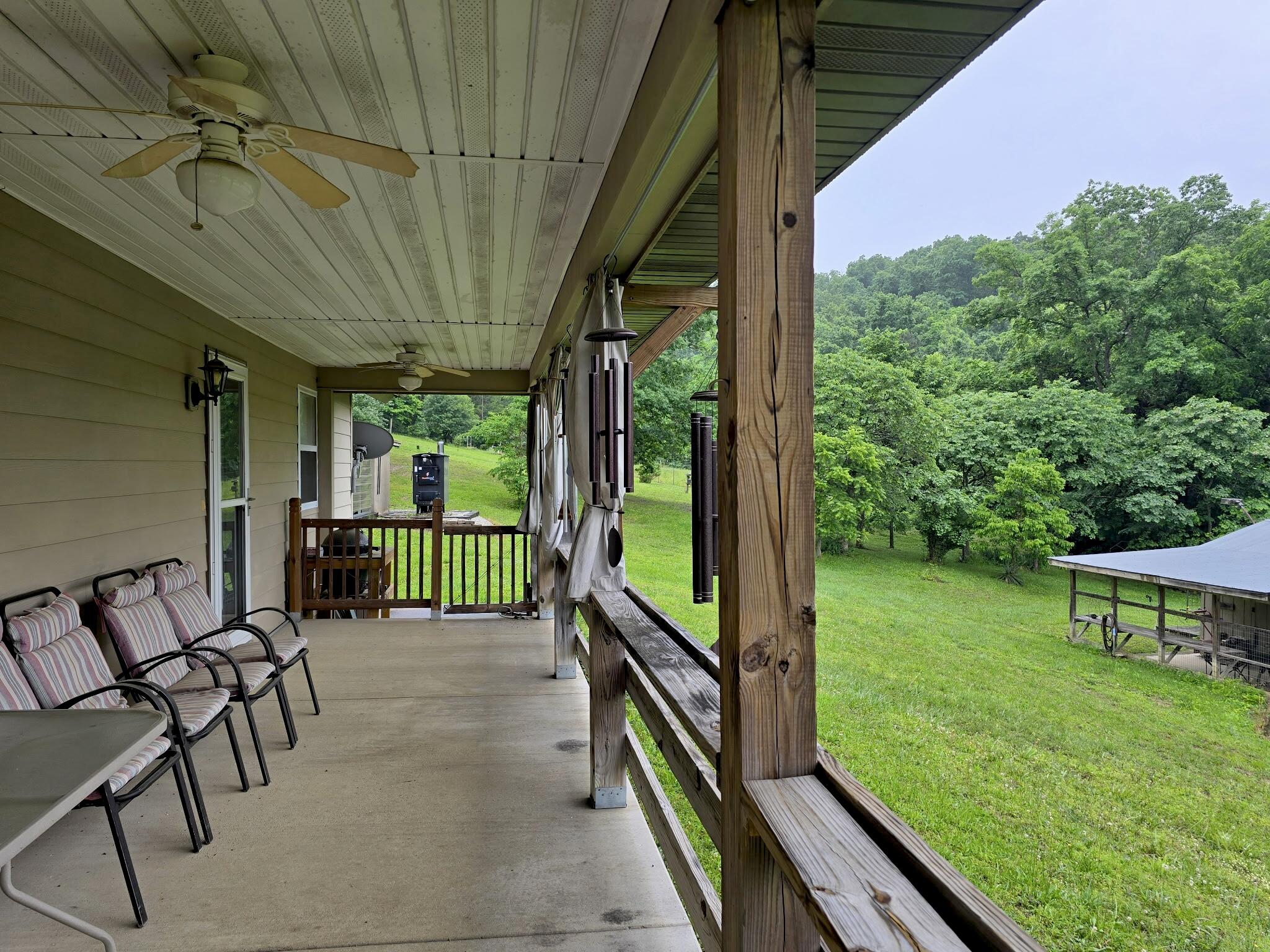 9723 Highway E Property Photo 9