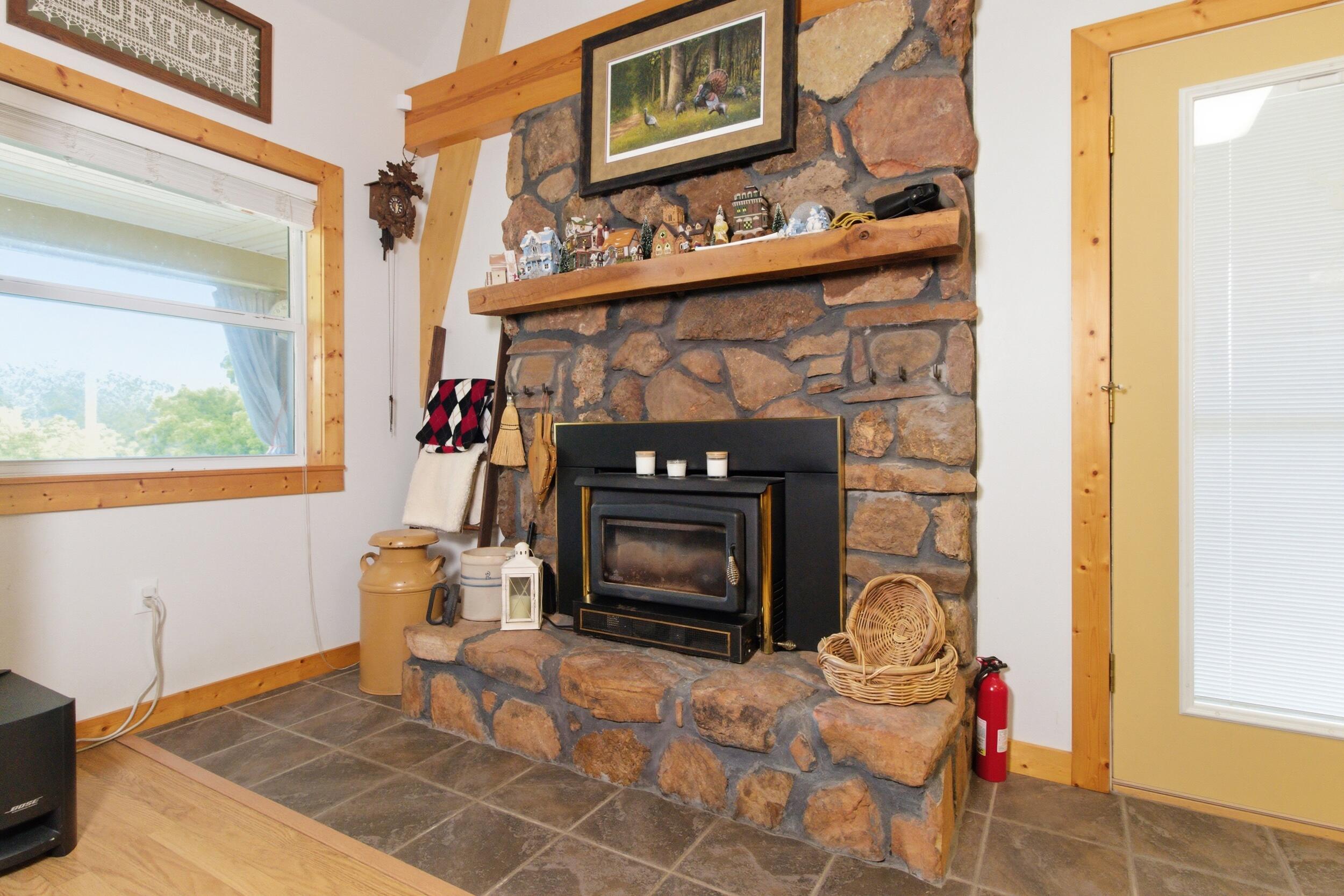 9723 Highway E Property Photo 12