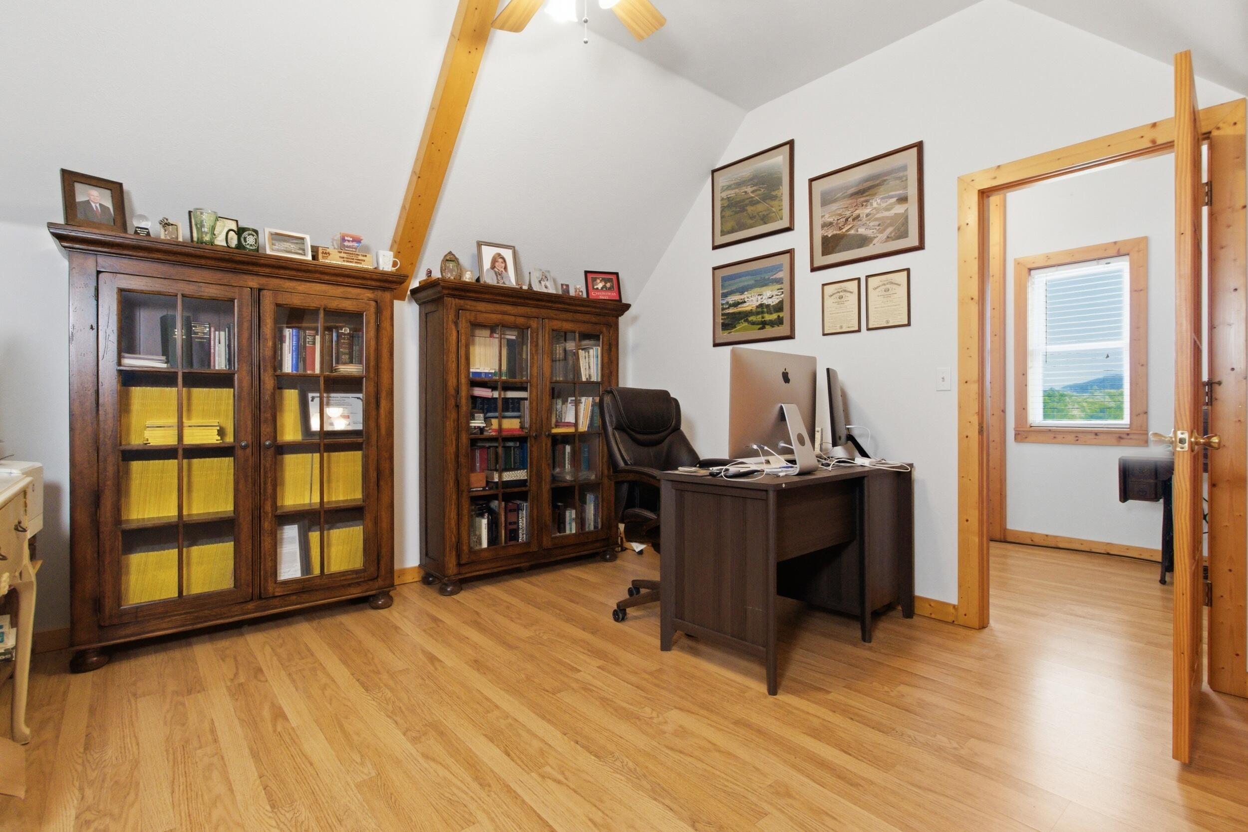 9723 Highway E Property Photo 24
