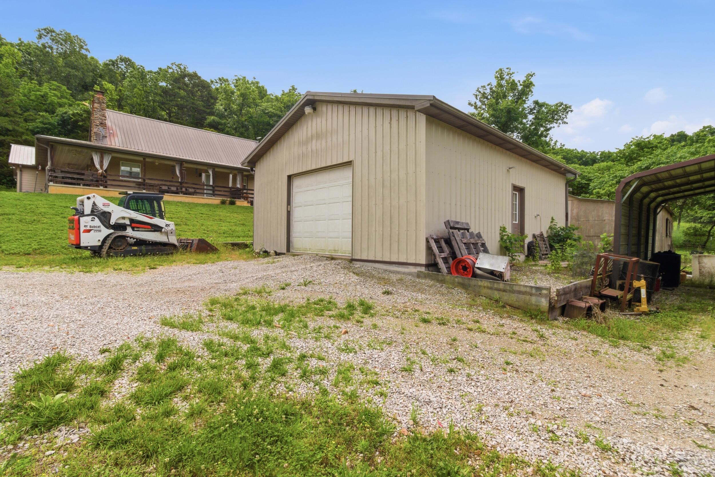 9723 Highway E Property Photo 42