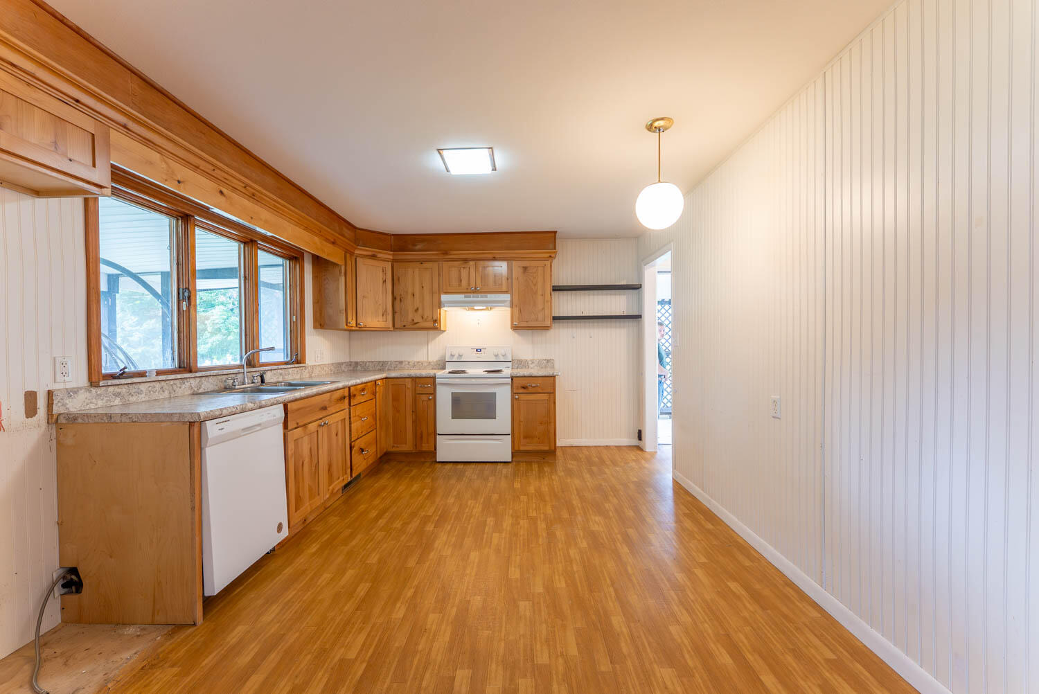 301 Hall Street Property Photo 4