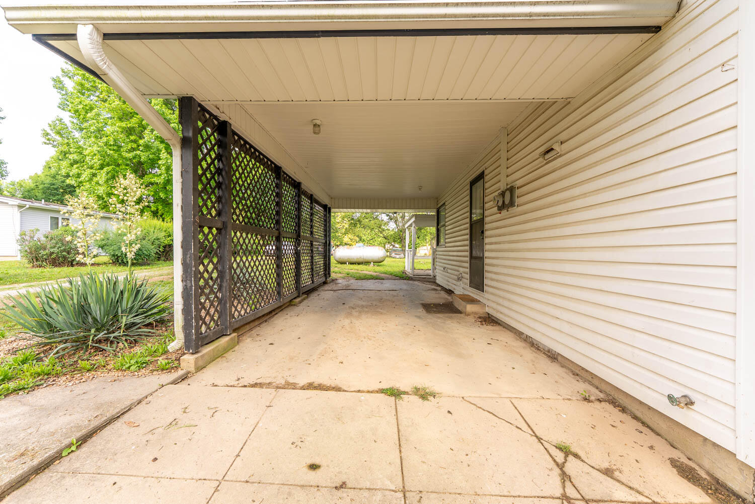 301 Hall Street Property Photo 21