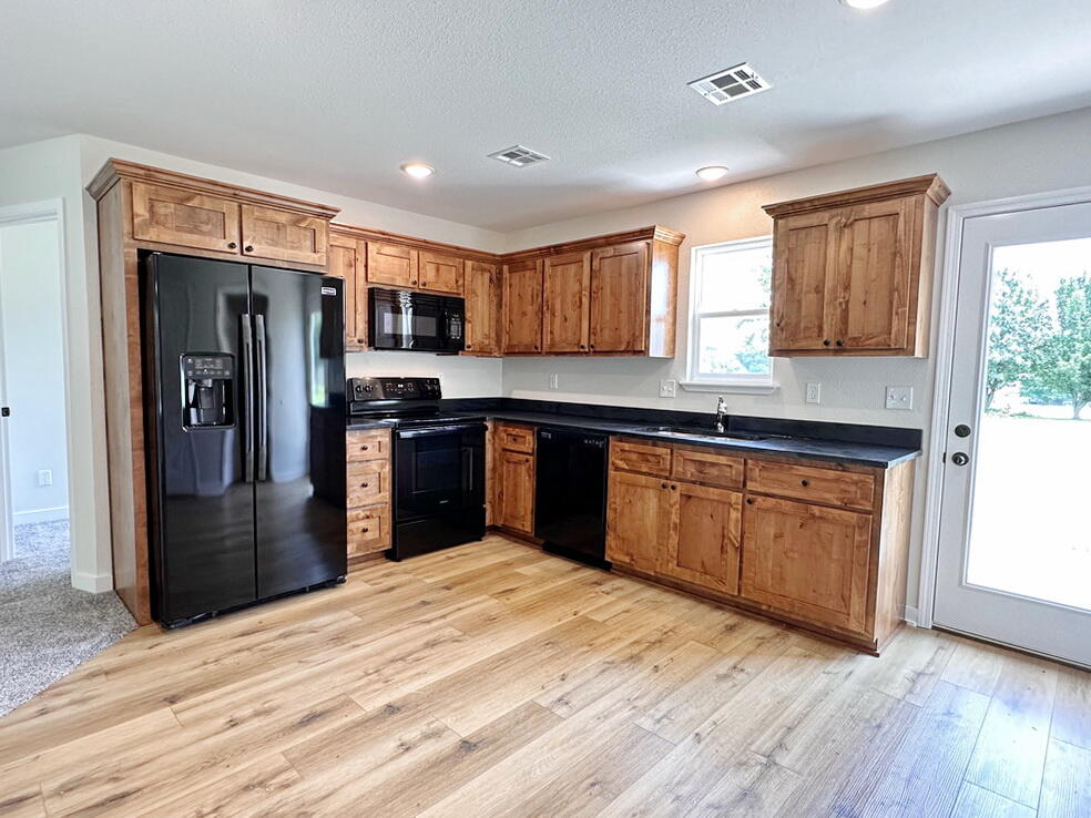 104 West Barrett Avenue Property Photo 7