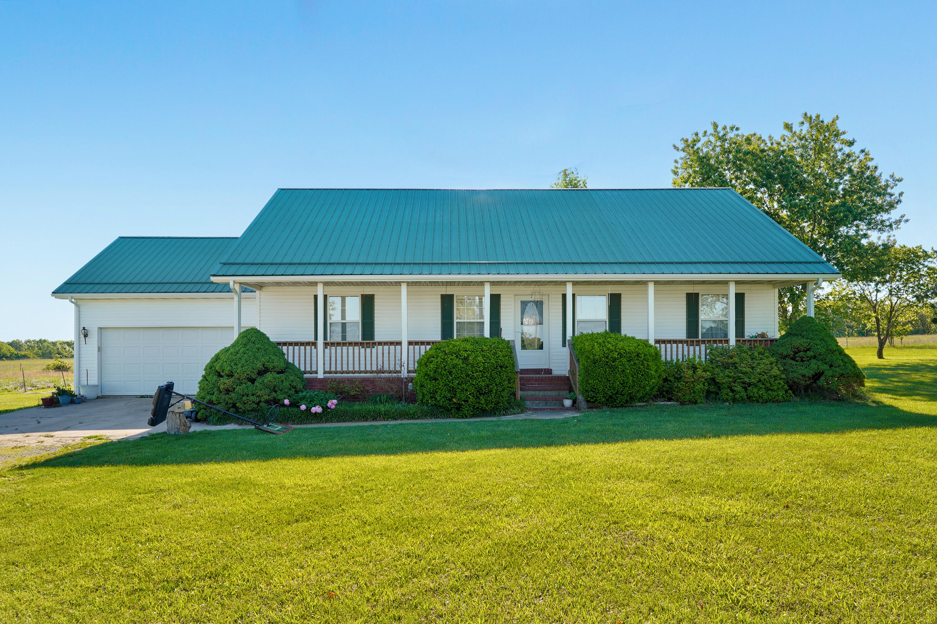 188 Plainview Drive Property Photo 1