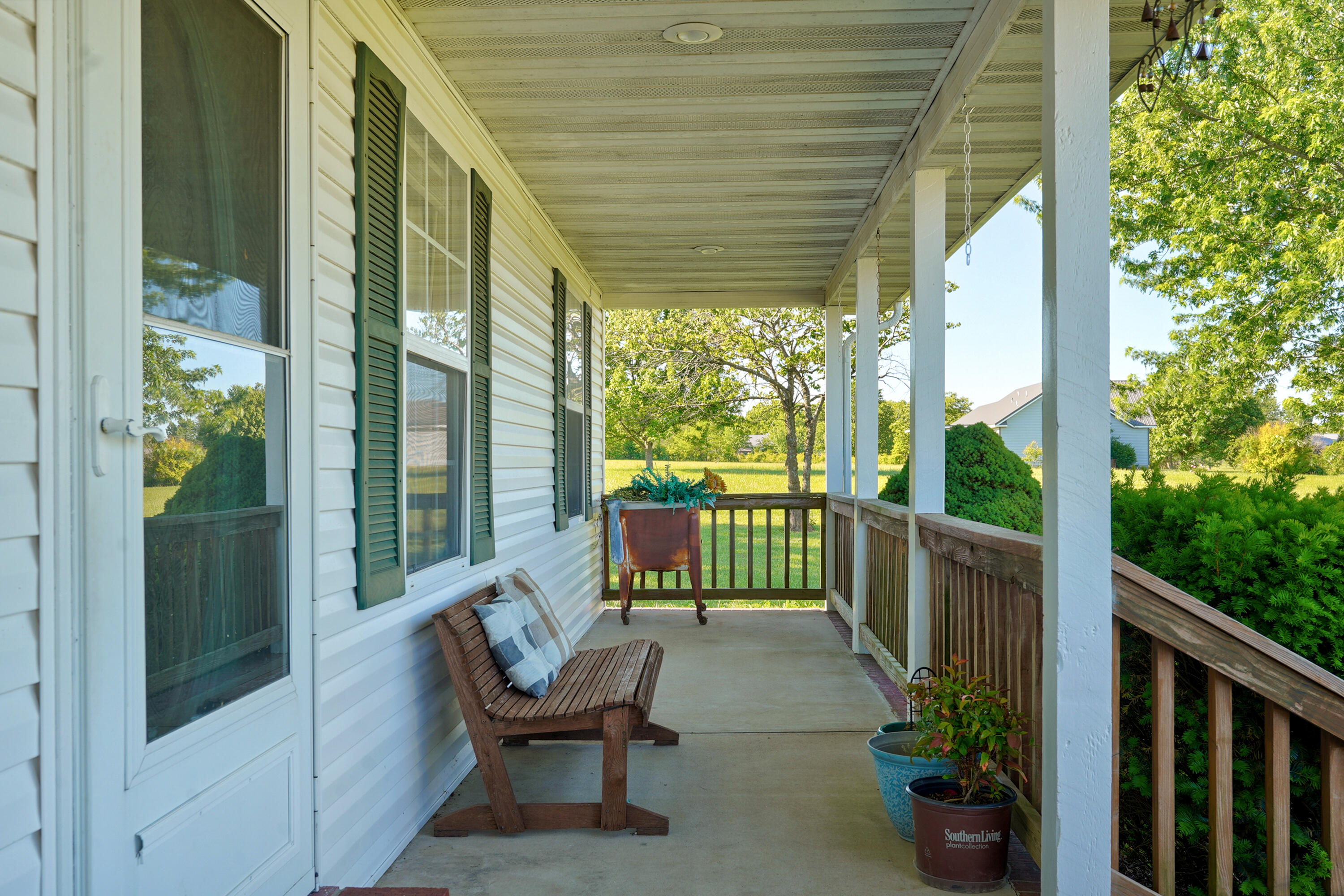 188 Plainview Drive Property Photo 2