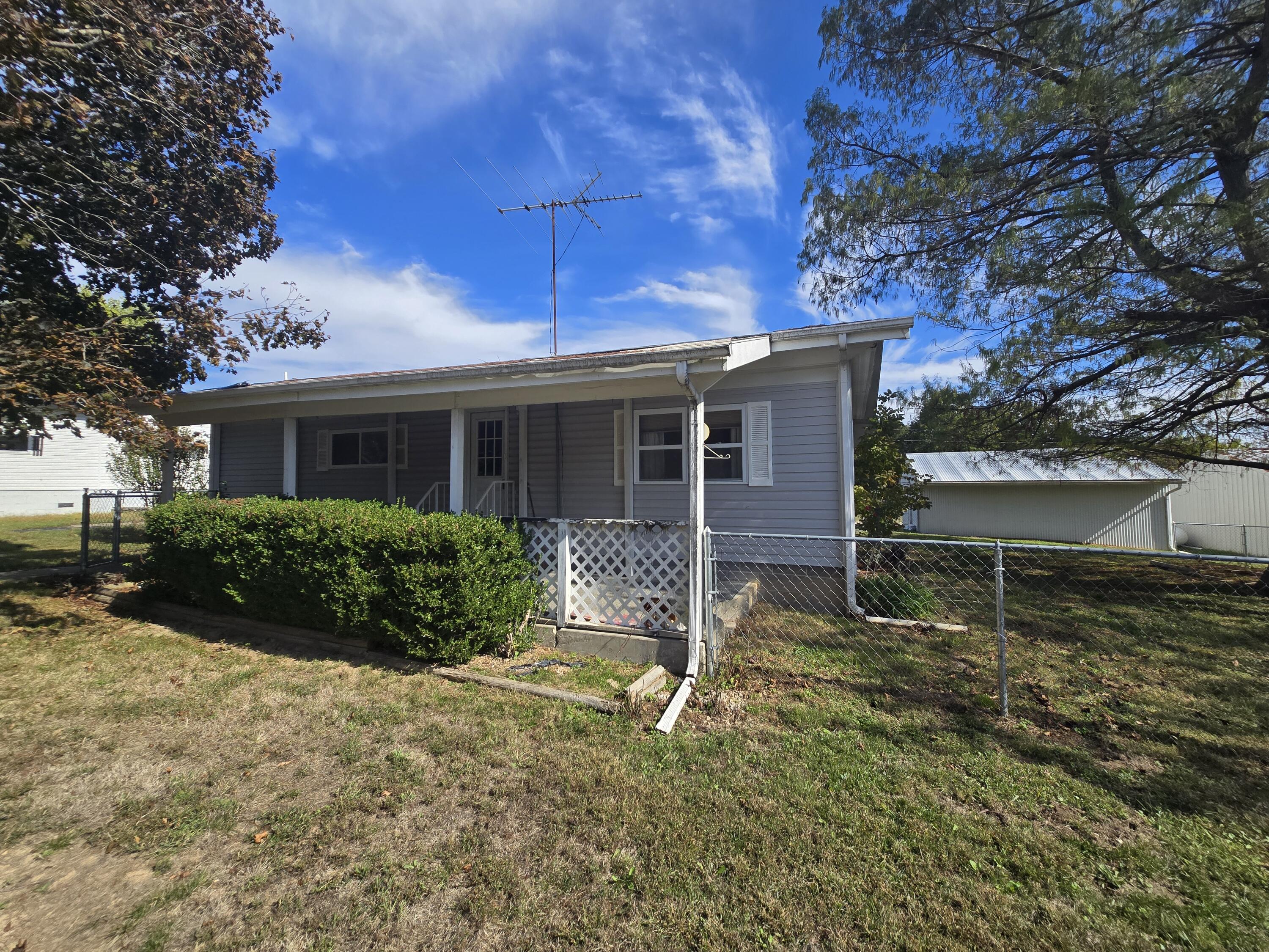 22225 County Road 271a Property Photo 1