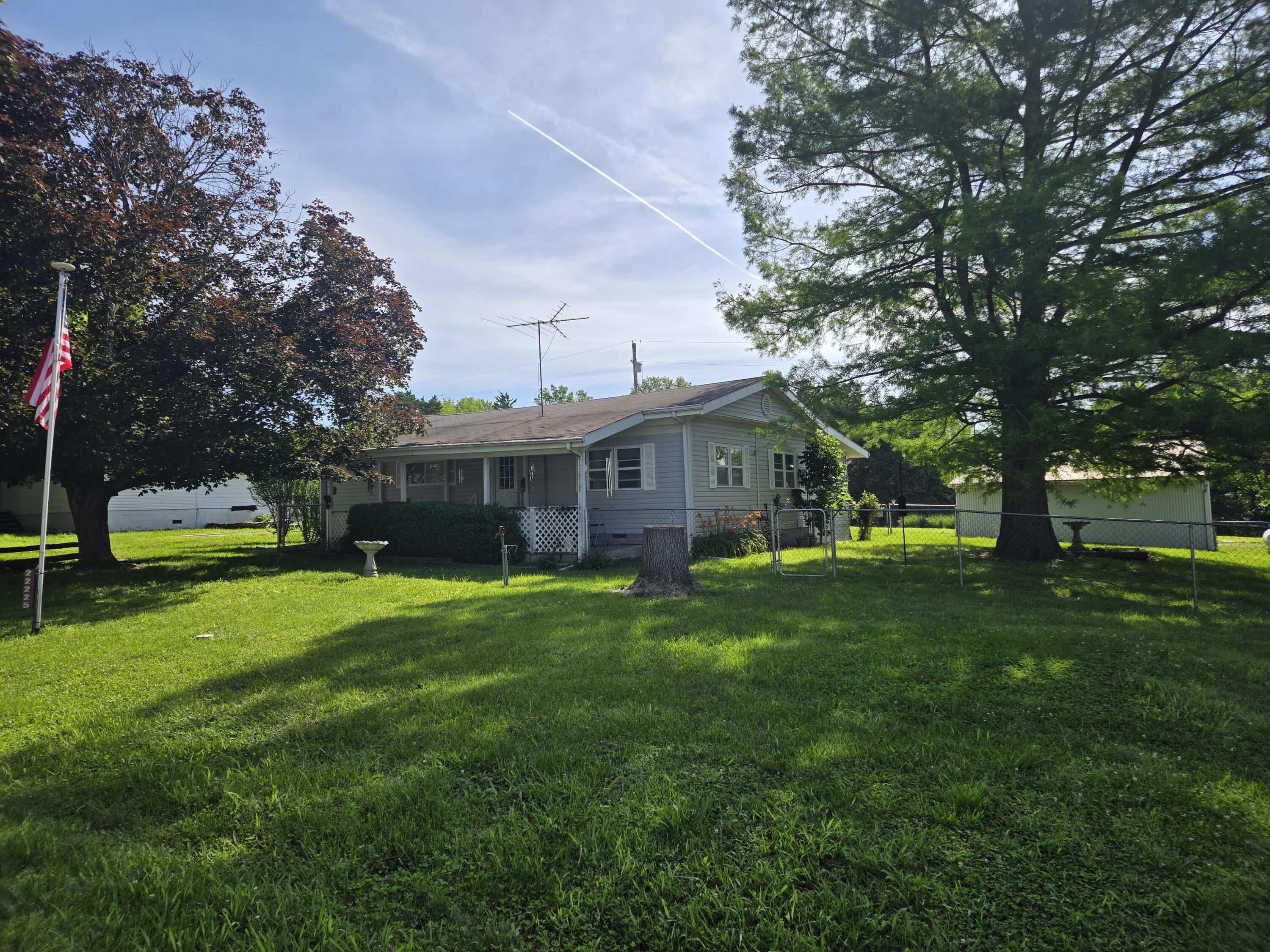 22225 County Road 271a Property Photo 2