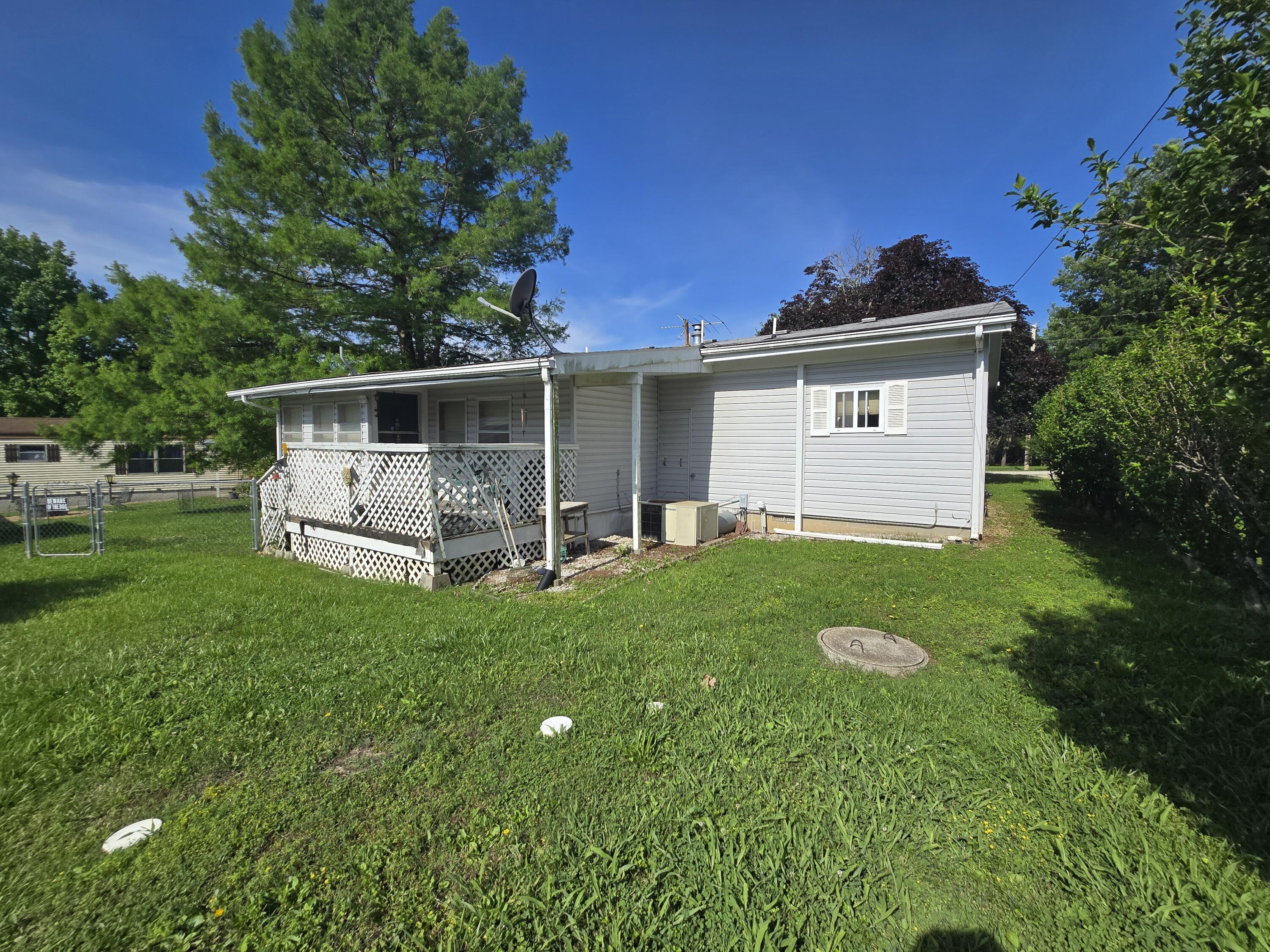 22225 County Road 271a Property Photo 6