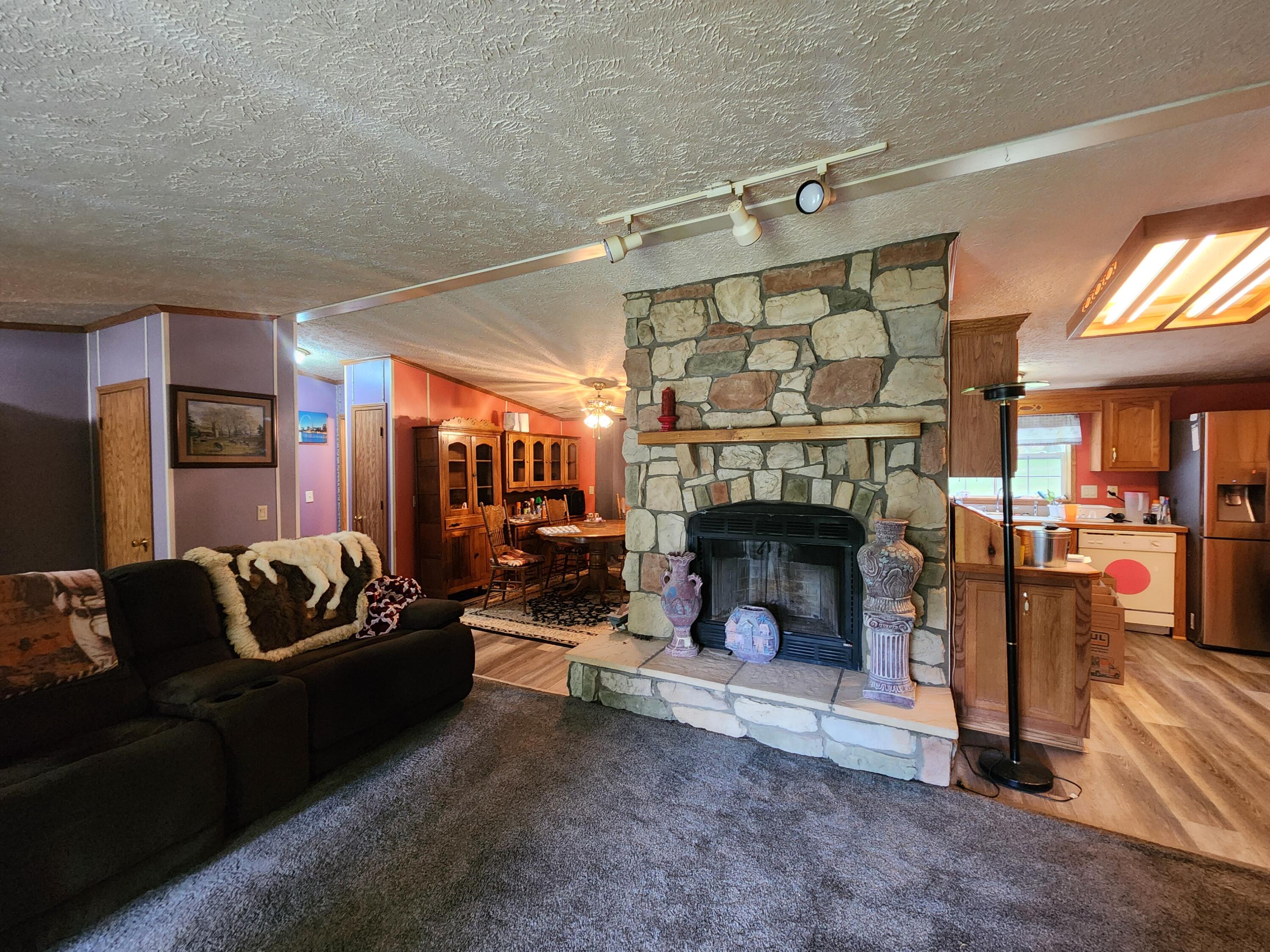 2282 Turnbo Road Property Photo 3